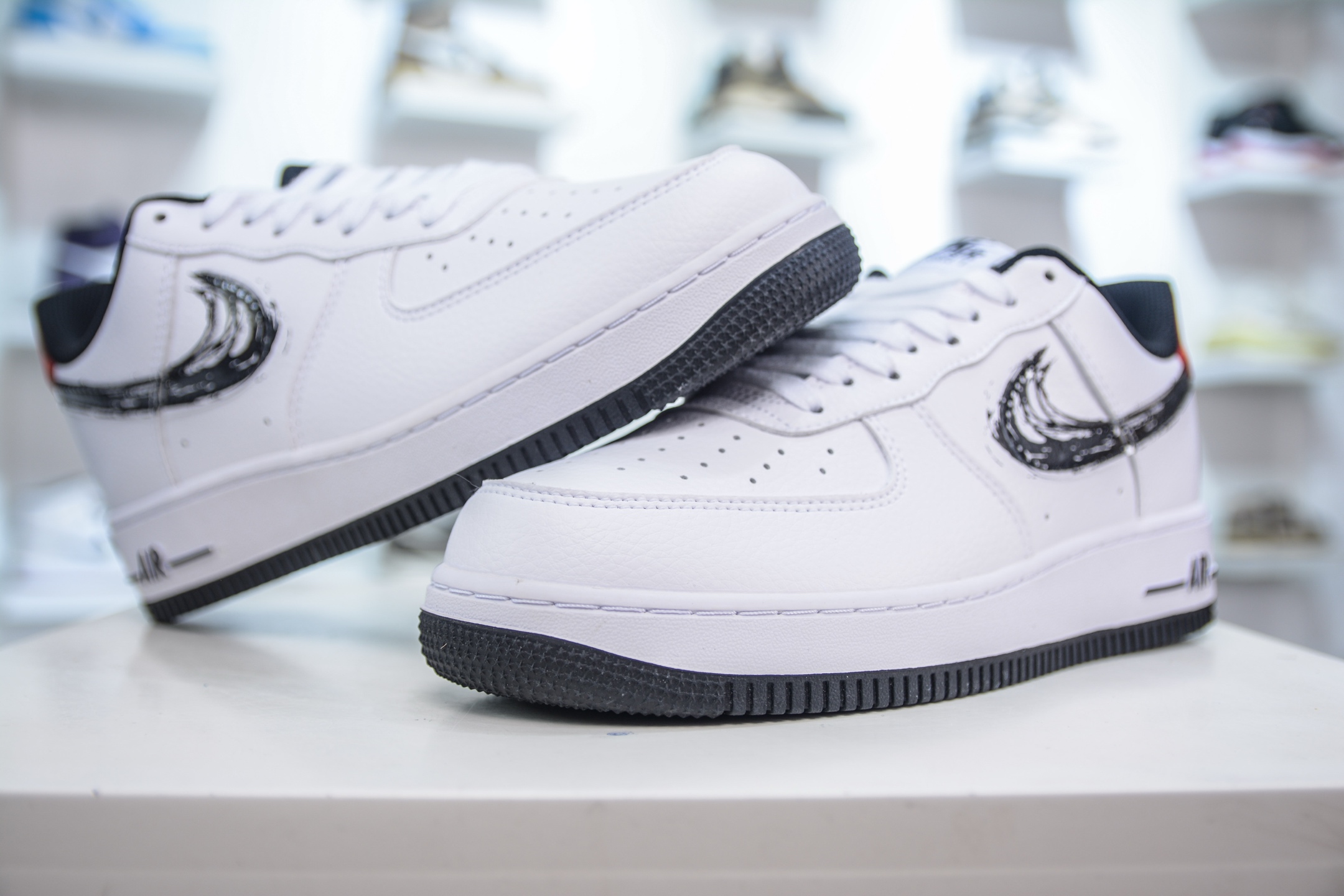 PB版 NK Air Force 1'07 Low 二次元涂鸦 空军一号低帮百搭休闲运动板鞋 DA4657-100