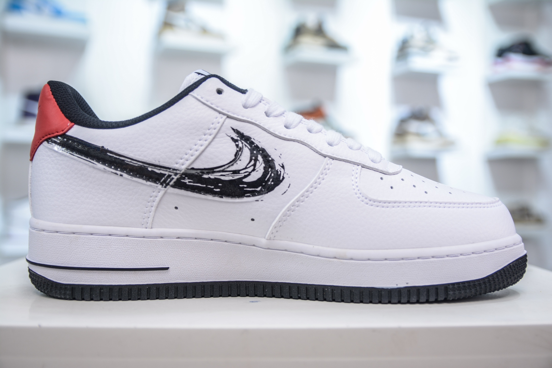 PB版 NK Air Force 1'07 Low 二次元涂鸦 空军一号低帮百搭休闲运动板鞋 DA4657-100
