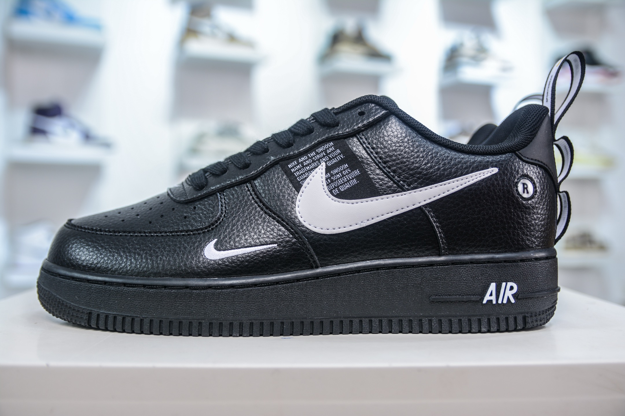 180 PB版 NK Air Force 1'07 Low 黑简版解构 空军一号低帮百搭休闲运动板鞋 AJ7747-001