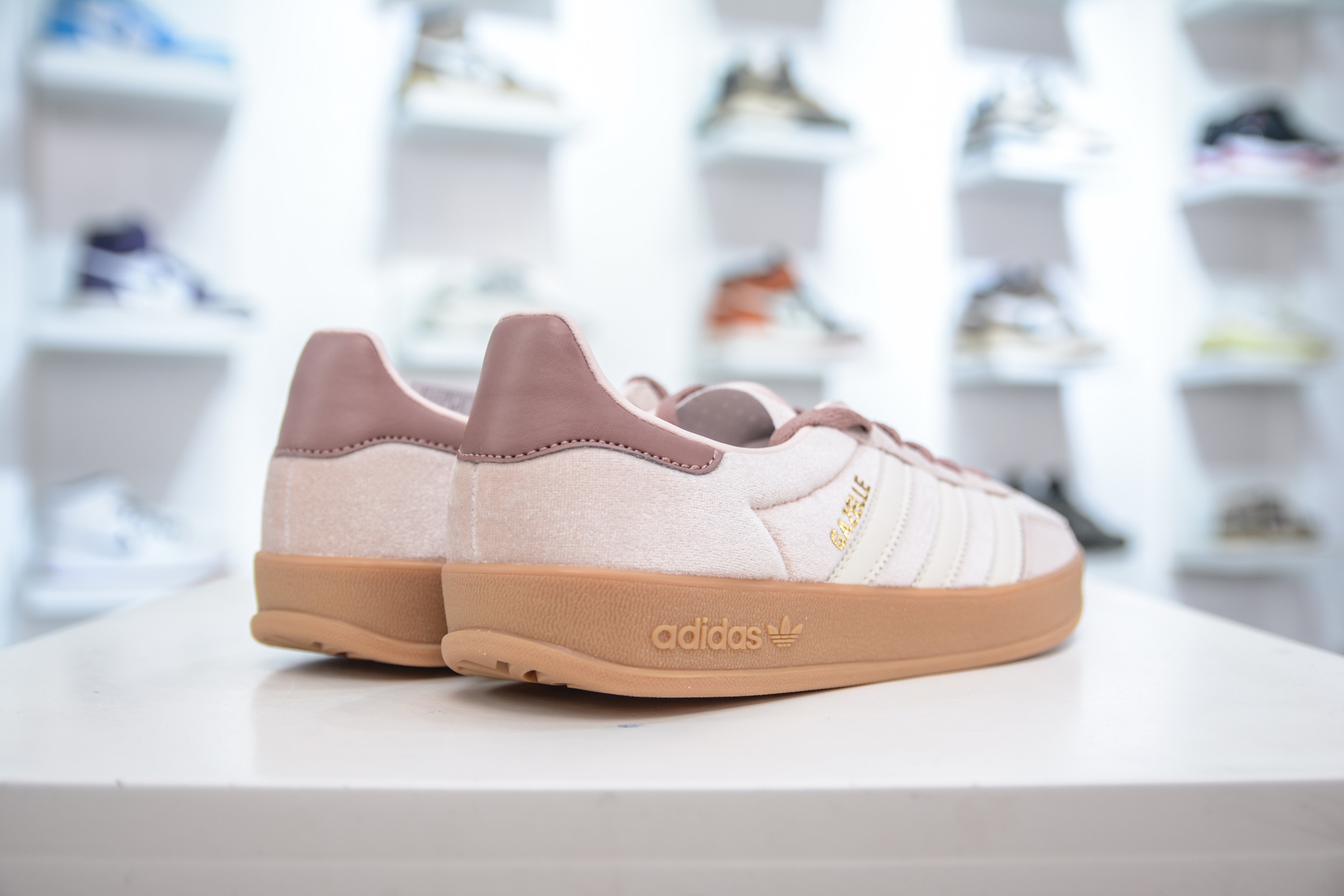 CS版 AD Original Gazelle Indoor Trainers 瞪羚室内鞋系列低帮复古百搭休闲运动德训风板鞋 粉黑色 JR0232
