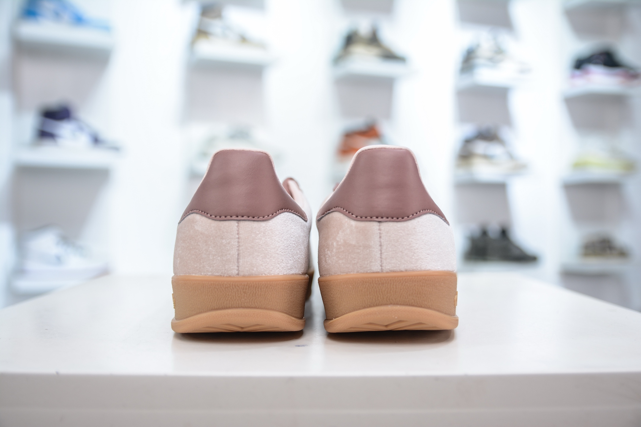 CS版 AD Original Gazelle Indoor Trainers 瞪羚室内鞋系列低帮复古百搭休闲运动德训风板鞋 粉黑色 JR0232