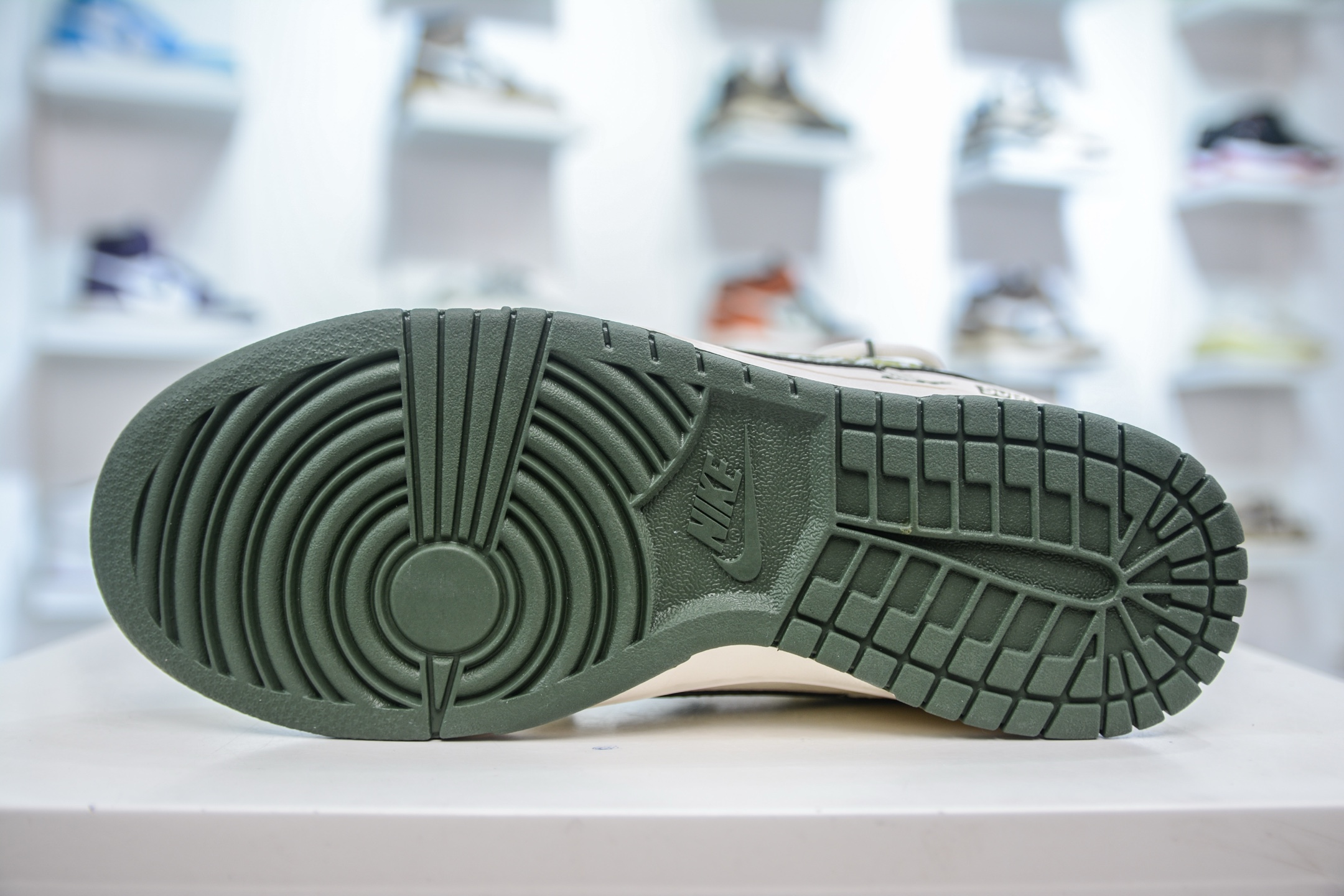 300 Nike SB Dunk Low x Supreme SUP联名-米白迷彩绑带 DM6868-081