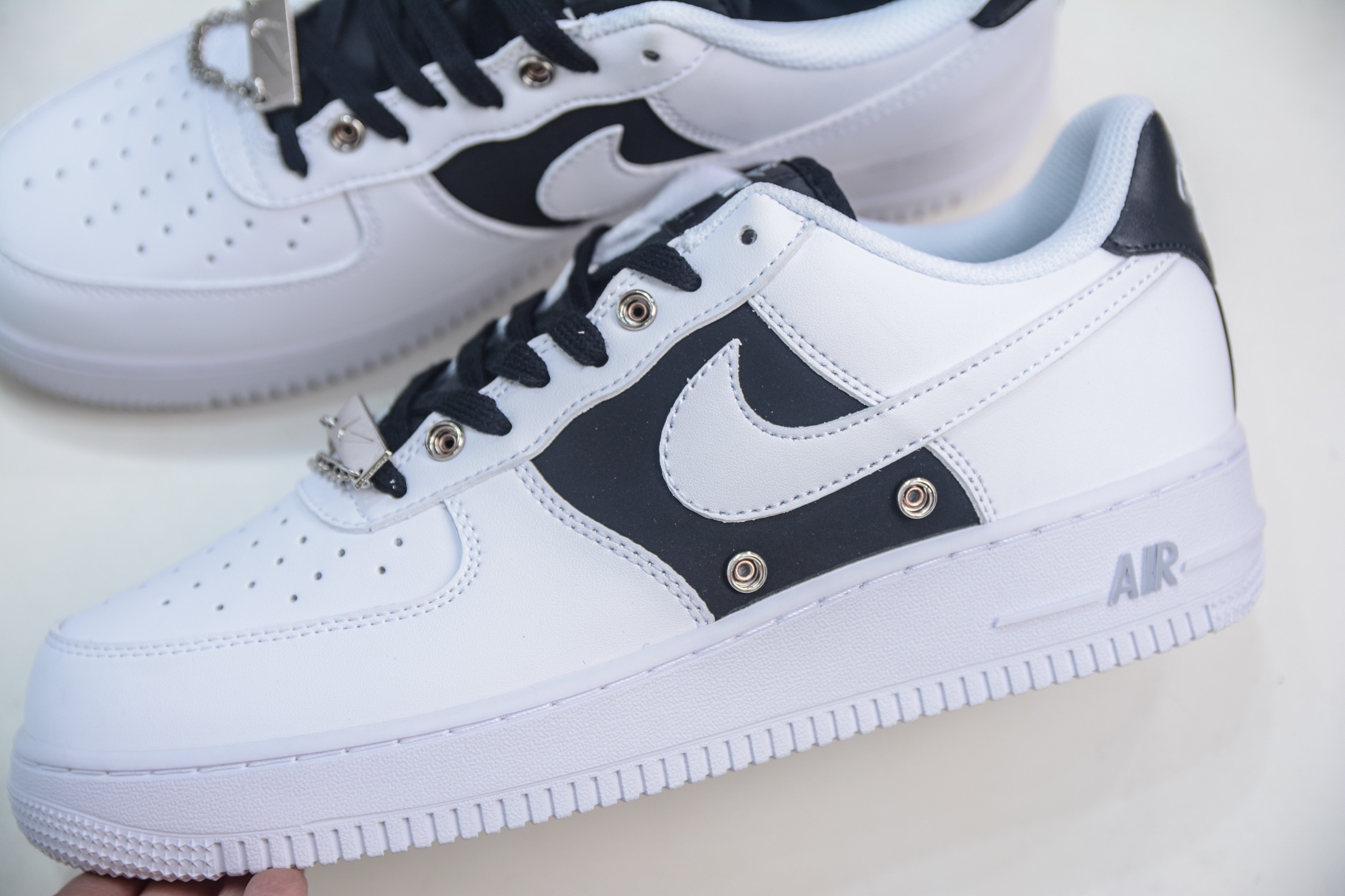 180 PB版 NK Air Force 1'07 Low 极阴阳 空军一号低帮百搭休闲运动板鞋 DA8571-100