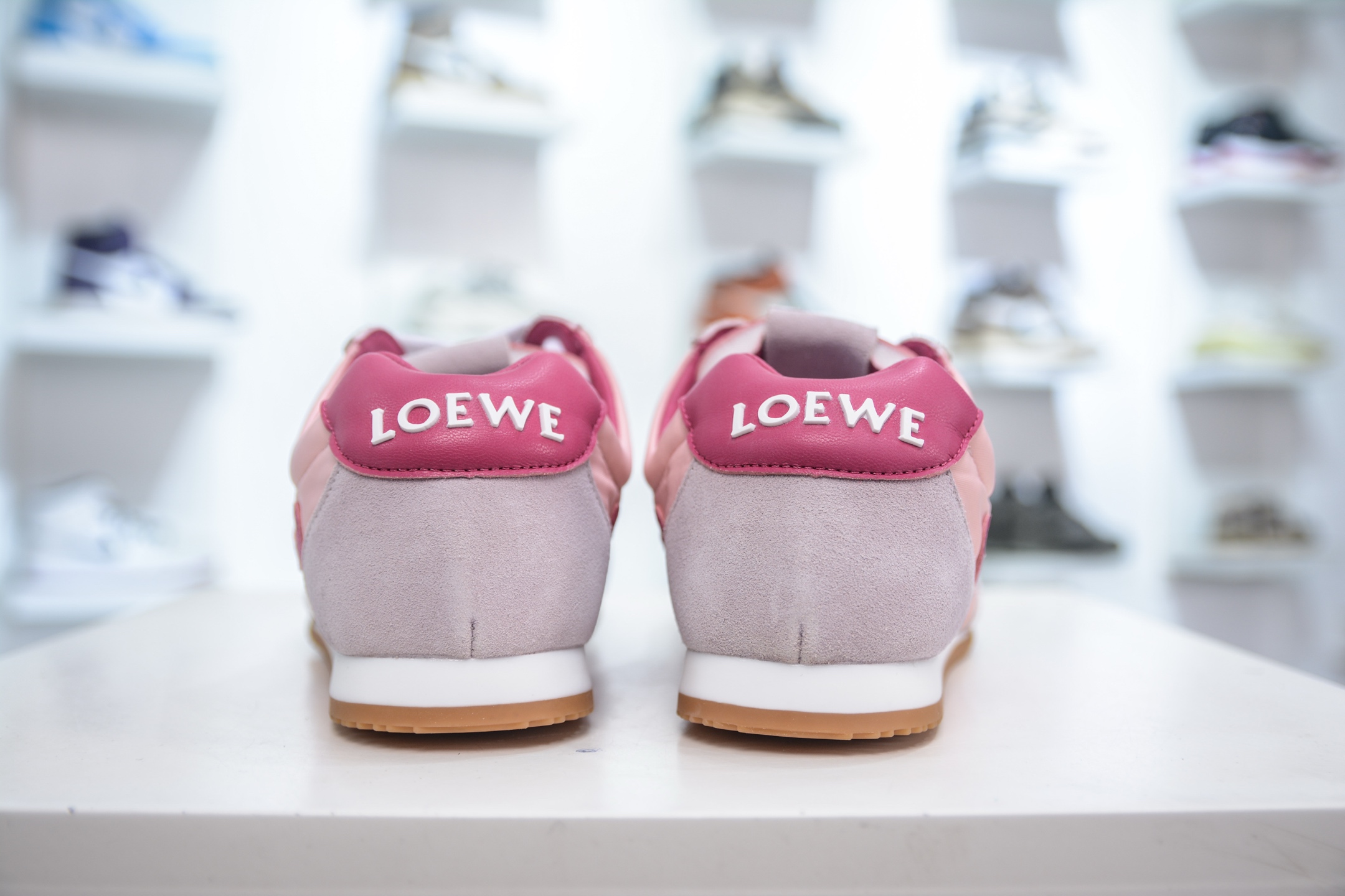 260 X版 LOEWE罗意威 Ballet Runner 2.0小牛皮 圆头系带 低帮 生活休闲鞋