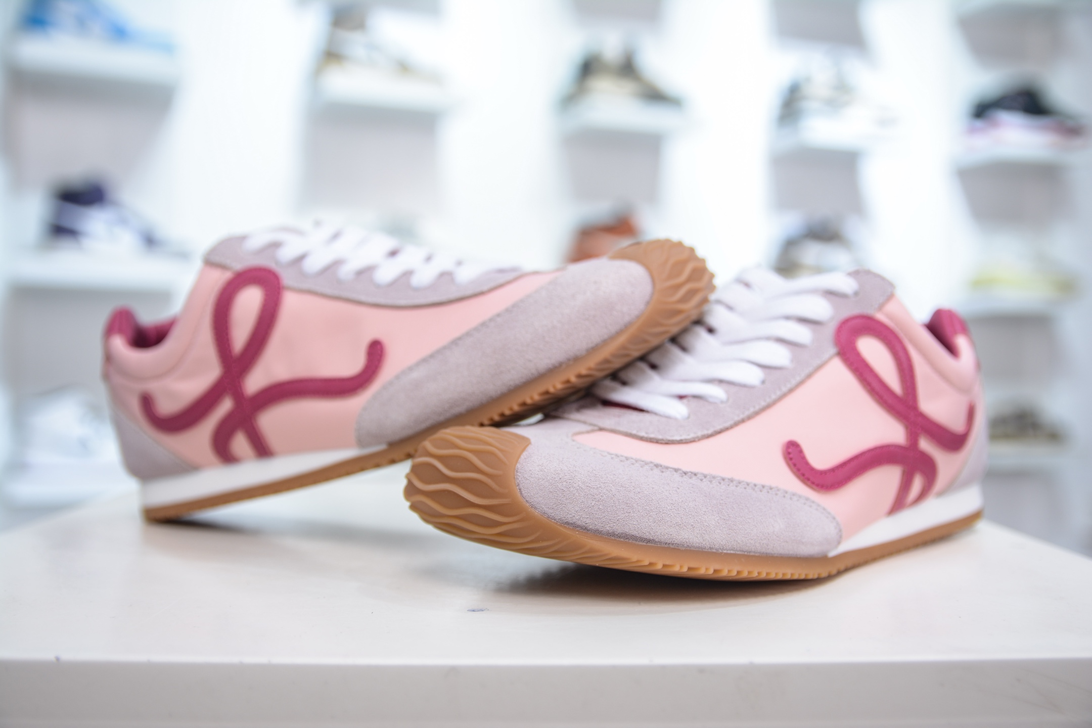 260 X版 LOEWE罗意威 Ballet Runner 2.0小牛皮 圆头系带 低帮 生活休闲鞋