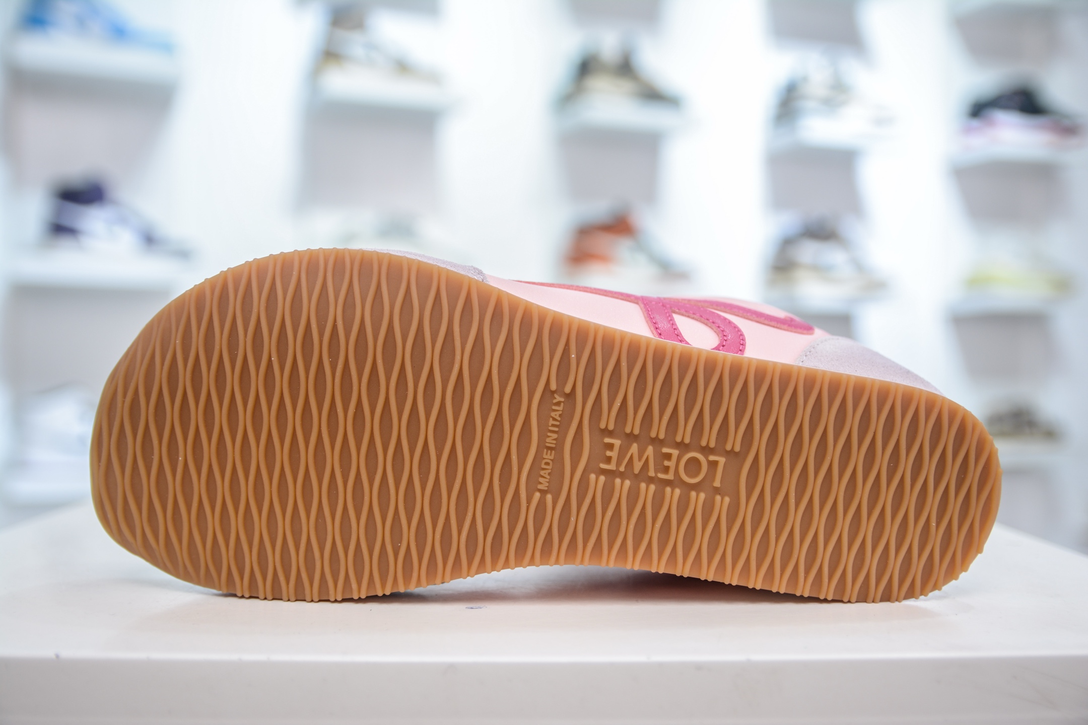260 X版 LOEWE罗意威 Ballet Runner 2.0小牛皮 圆头系带 低帮 生活休闲鞋