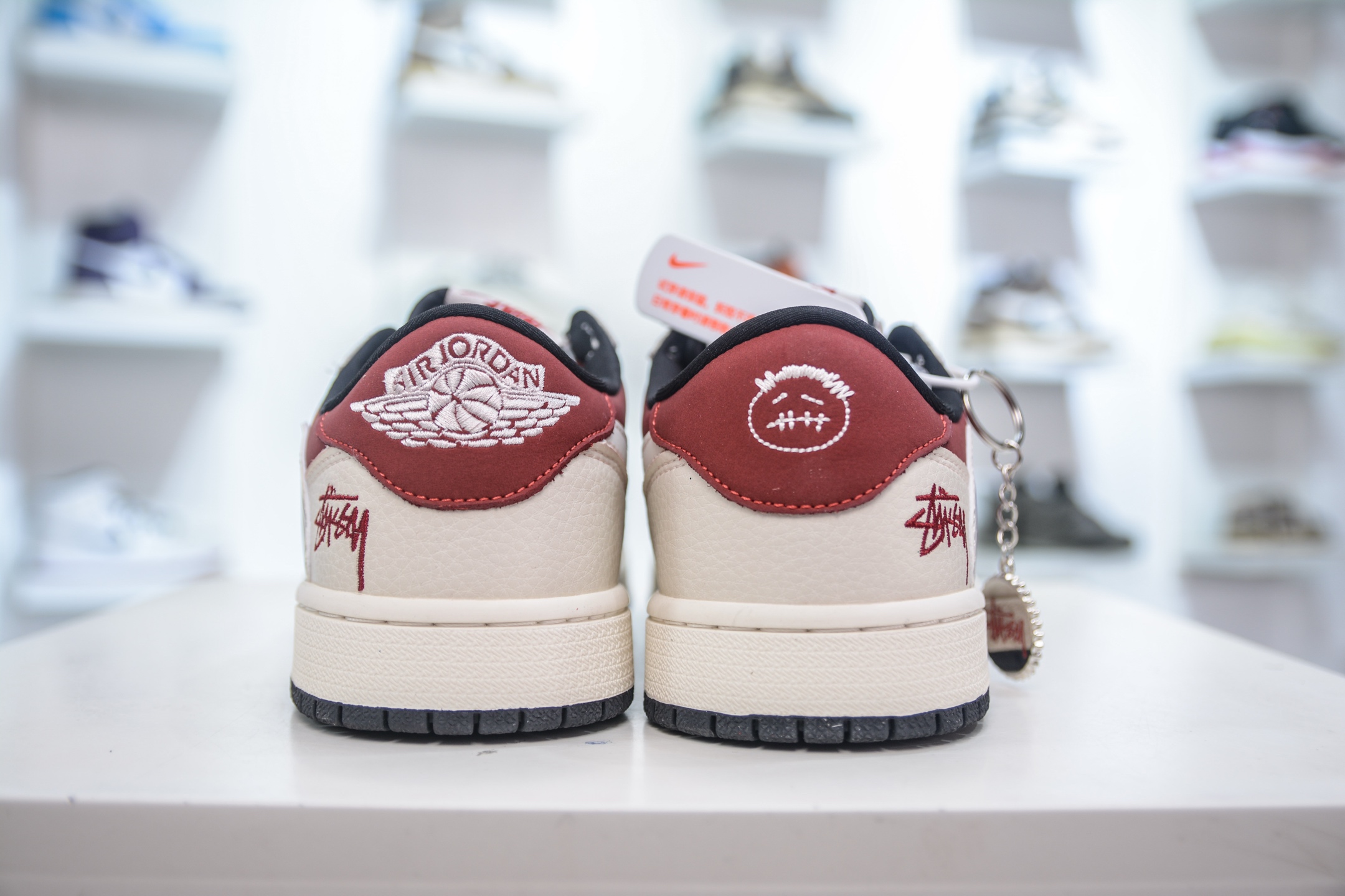 270 TS x Air Jordan x Stussy AJ1 Low 倒钩低帮联名斯图西-白红涂鸦勾 LD2025-017
