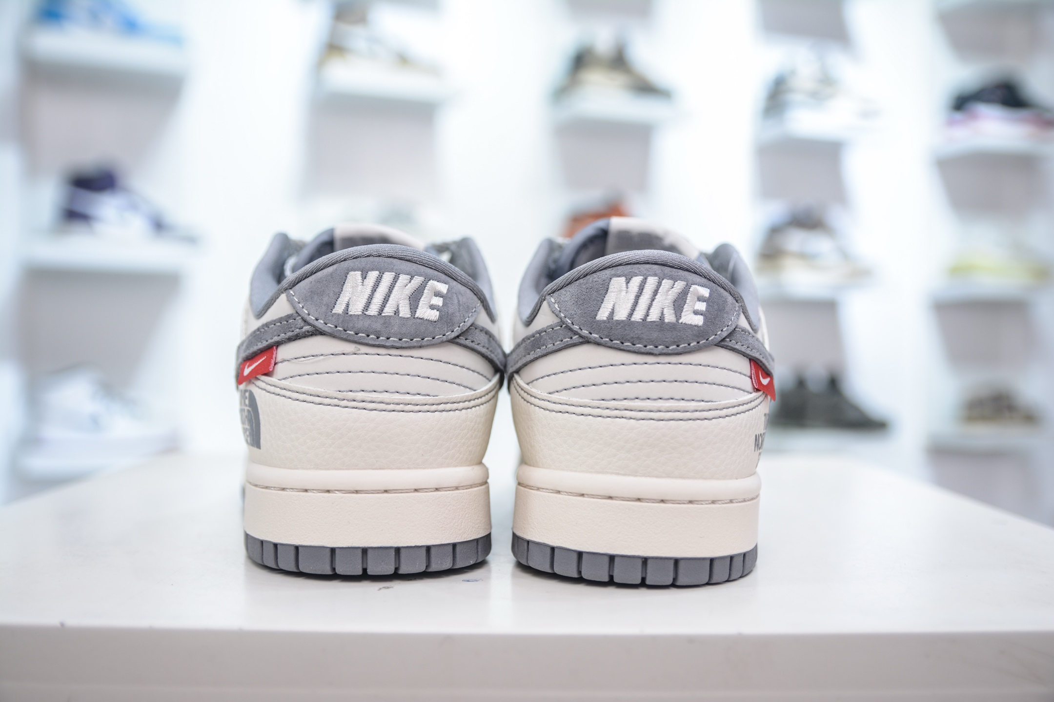 Nike SB Dunk Low x The North Face Sneakers - White/Grey Limited Edition 2 i1747868794126 1057 0 1