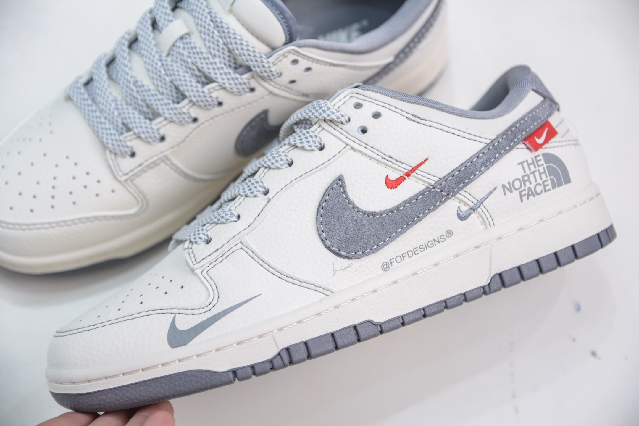 Nike SB Dunk Low x The North Face Sneakers - White/Grey Limited Edition 7 i1747868794154 1608 0 6