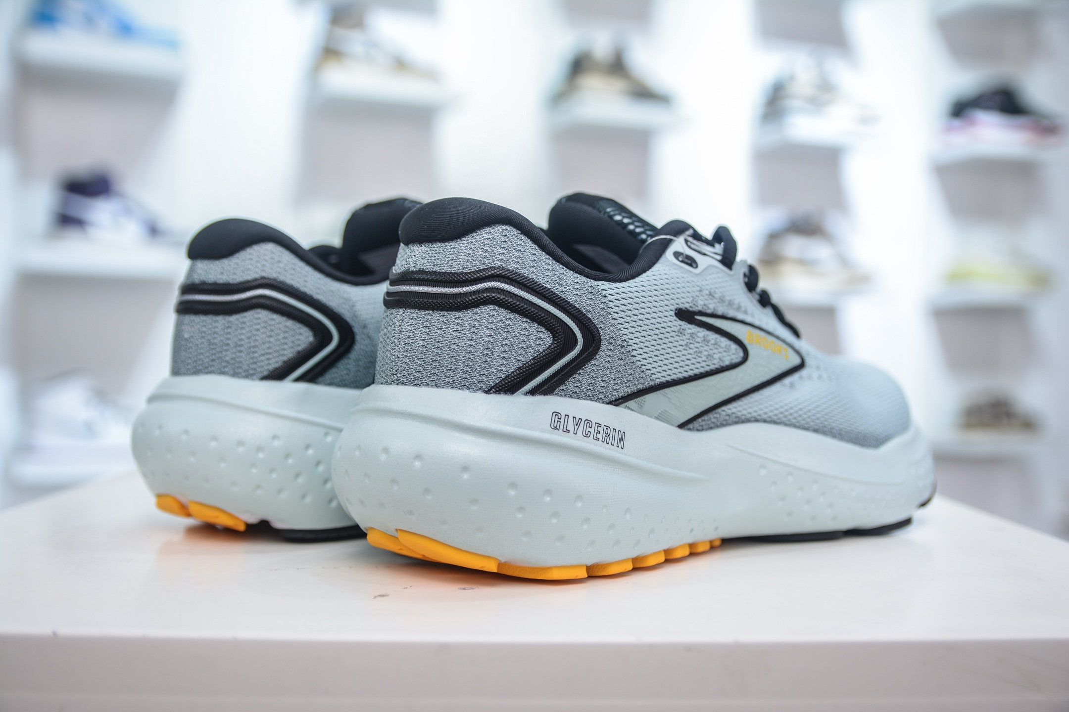 Brooks Glycerin 21: Ultra-Lightweight Running Shoes for Ultimate Comfort 7 i1747868859904 8971 0 5