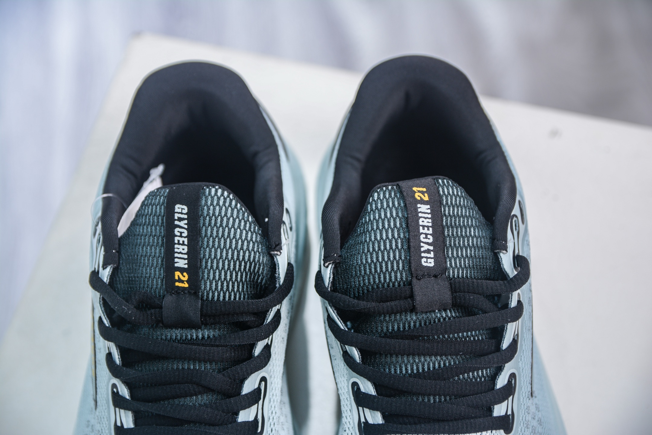 Brooks Glycerin 21: Ultra-Lightweight Running Shoes for Ultimate Comfort 9 i1747868859906 5621 0 7