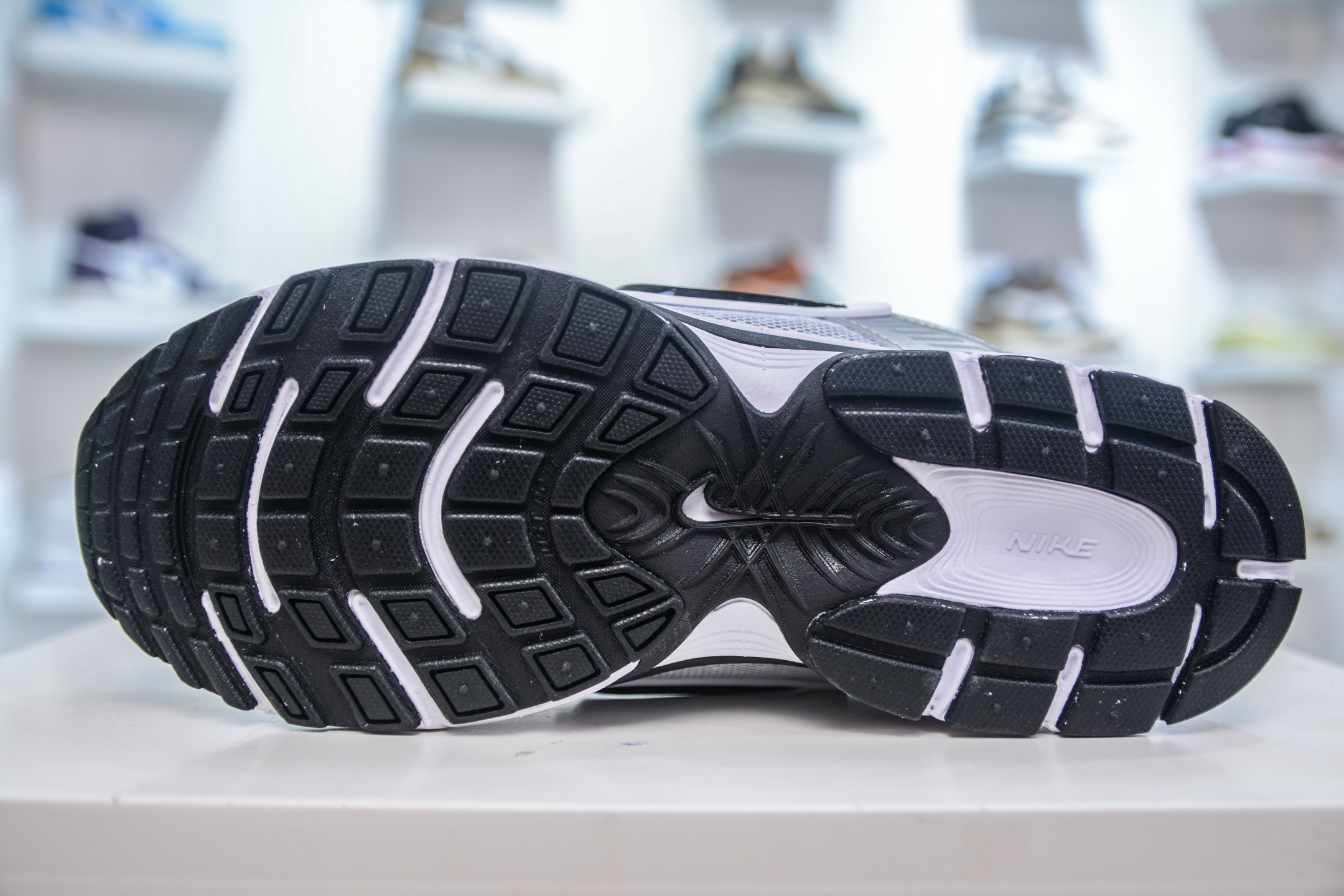 Nike V5 RNR Running Shoes: Comfortable, Durable, and Stylish Low-Top Sneakers 6 i1747869017729 6466 0 4