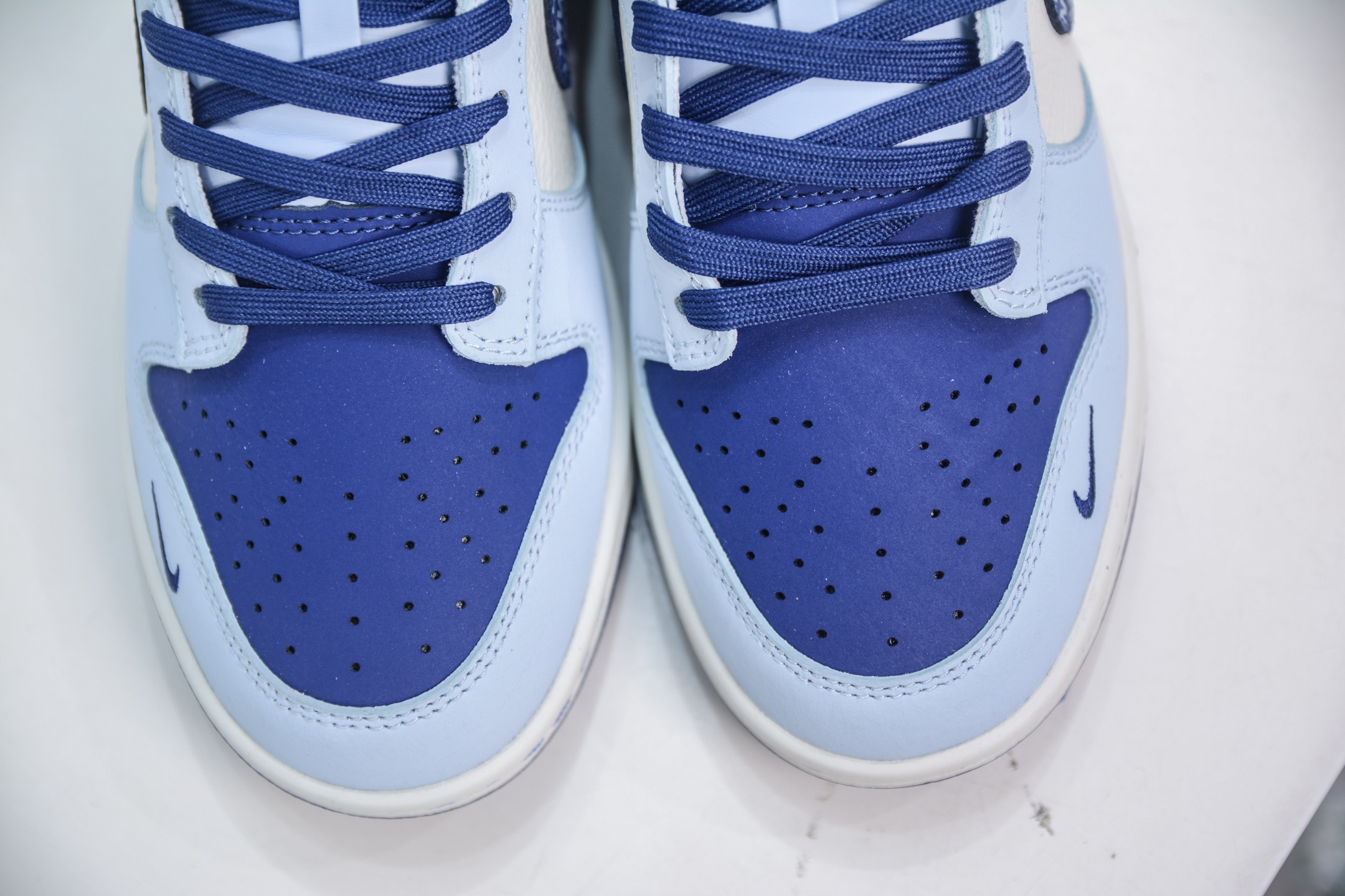Nike SB Dunk Low x BMW Collaboration - Blue Sky White Cloud Design 10 i1747869707548 8311 0 8