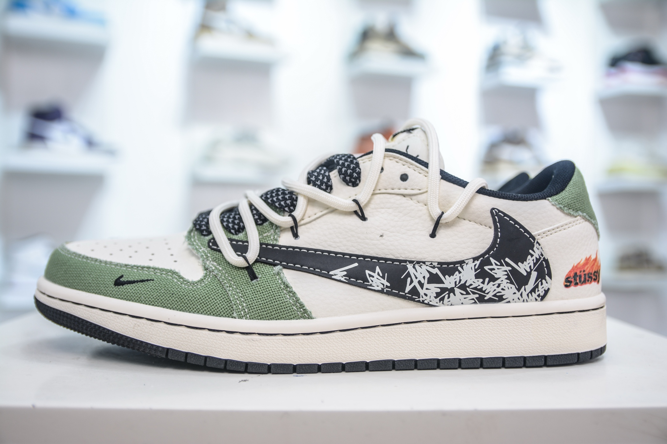 300 Travis Scott x Nike Air Jordan 1 Low x Stussy 斯图西联名-米绿帆布绑带 DM6868-102