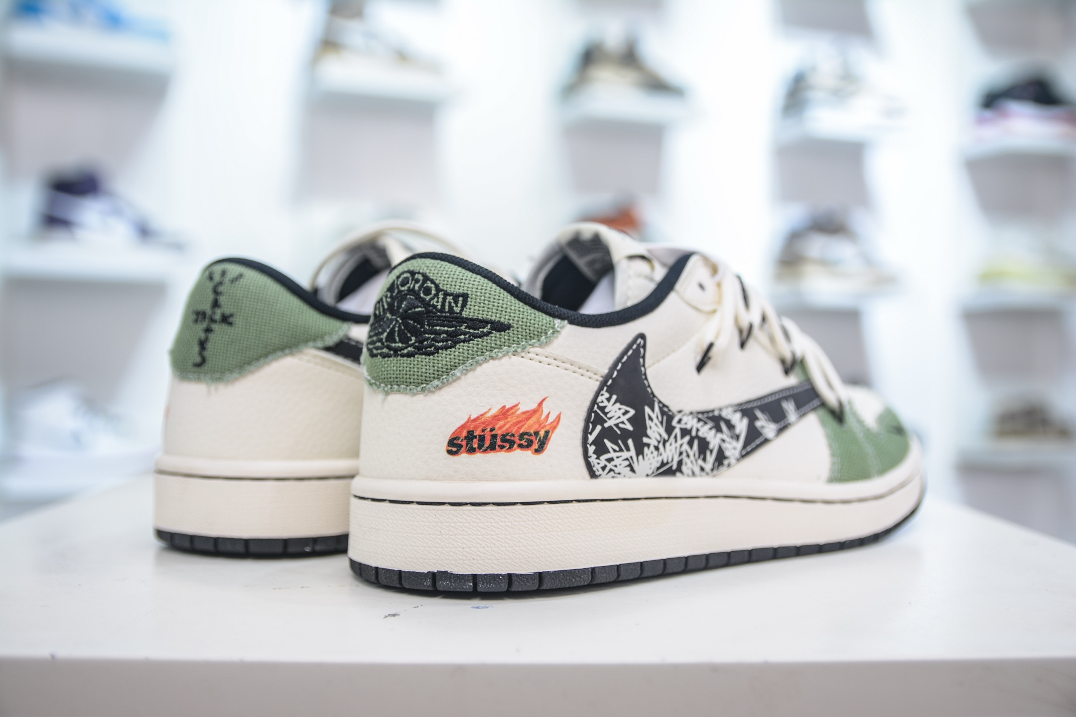 300 Travis Scott x Nike Air Jordan 1 Low x Stussy 斯图西联名-米绿帆布绑带 DM6868-102