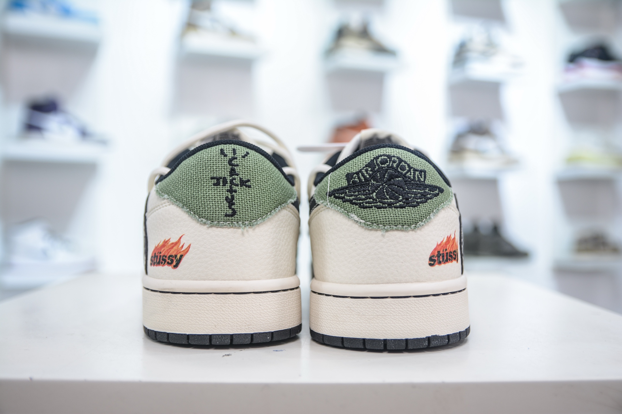 300 Travis Scott x Nike Air Jordan 1 Low x Stussy 斯图西联名-米绿帆布绑带 DM6868-102