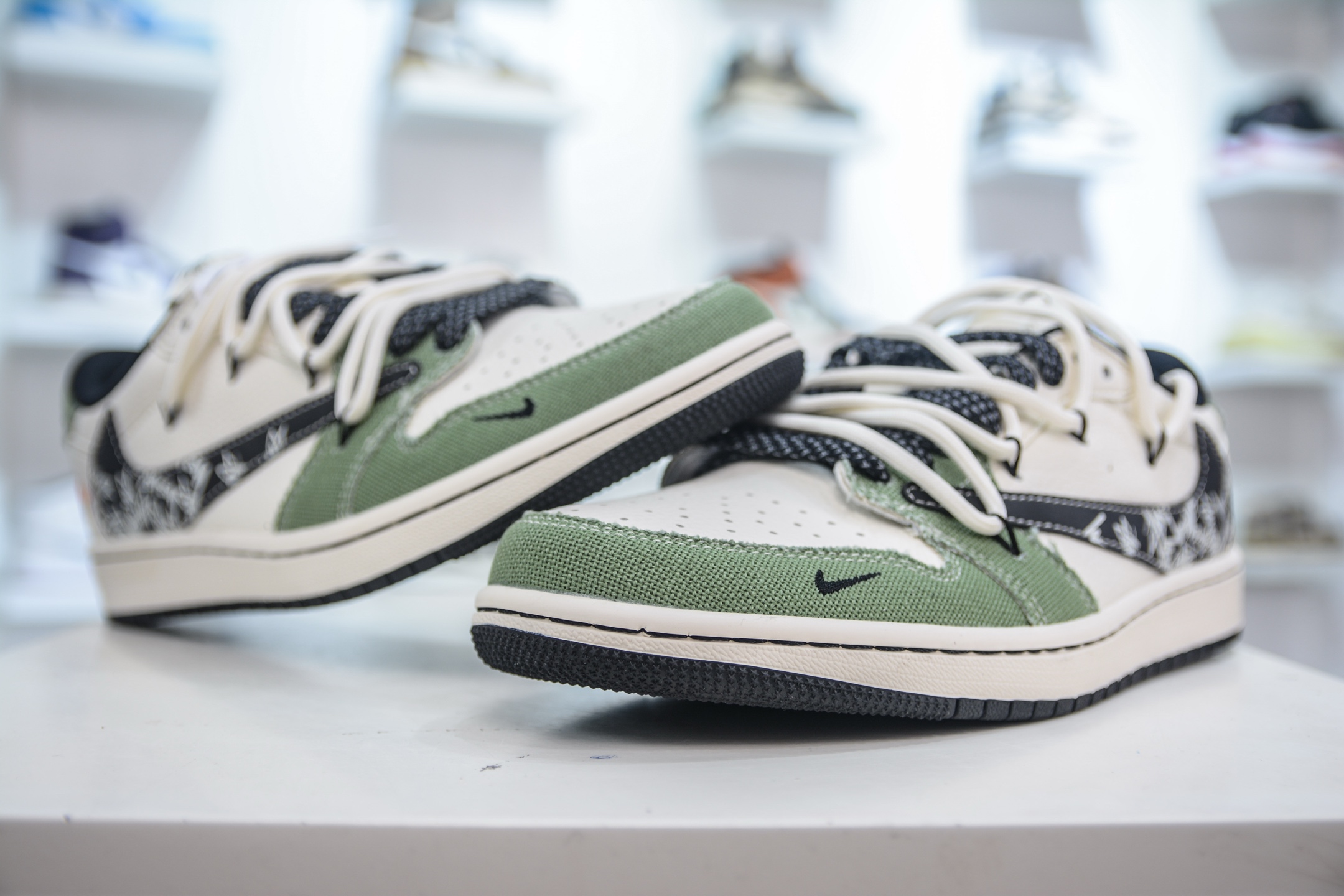 300 Travis Scott x Nike Air Jordan 1 Low x Stussy 斯图西联名-米绿帆布绑带 DM6868-102