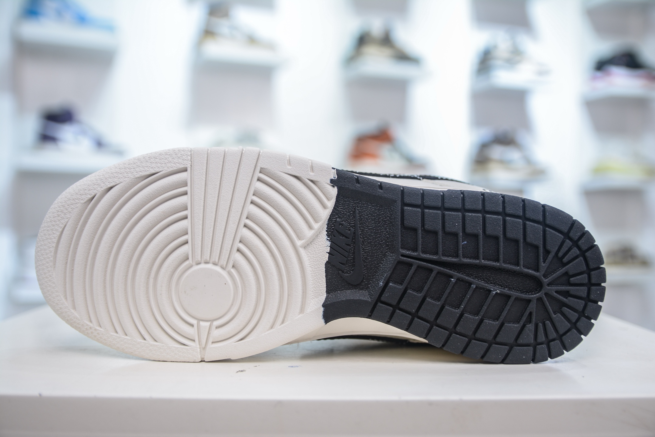 280 Nike SB Dunk Low x GUCCI 古驰联名-米白黑钩 XD6188-048