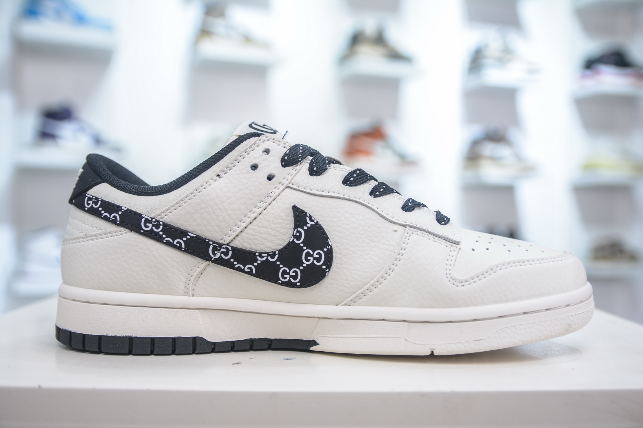 280 Nike SB Dunk Low x GUCCI 古驰联名-米白黑钩 XD6188-048