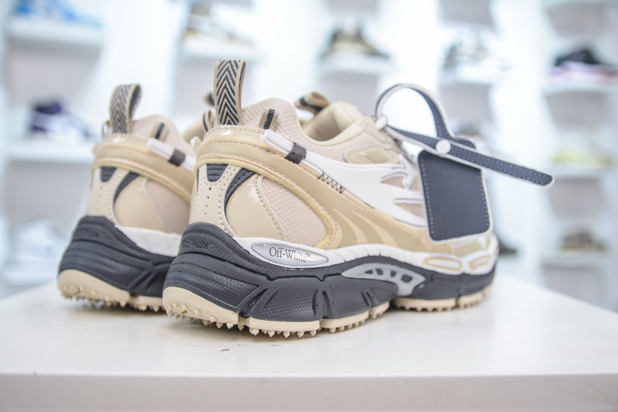 400 Kx神版 Off-White 2024年OW最新款跑鞋