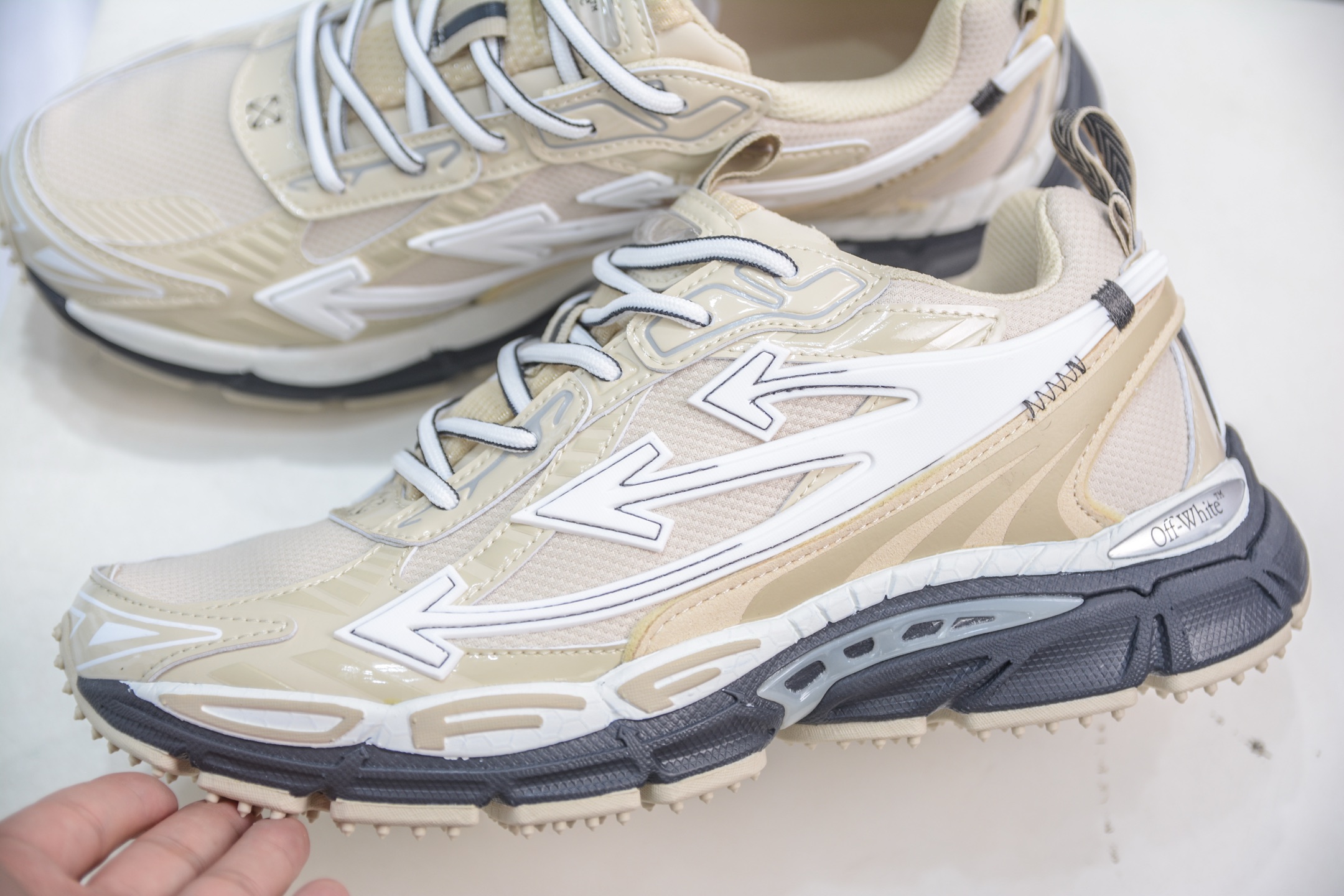 400 Kx神版 Off-White 2024年OW最新款跑鞋