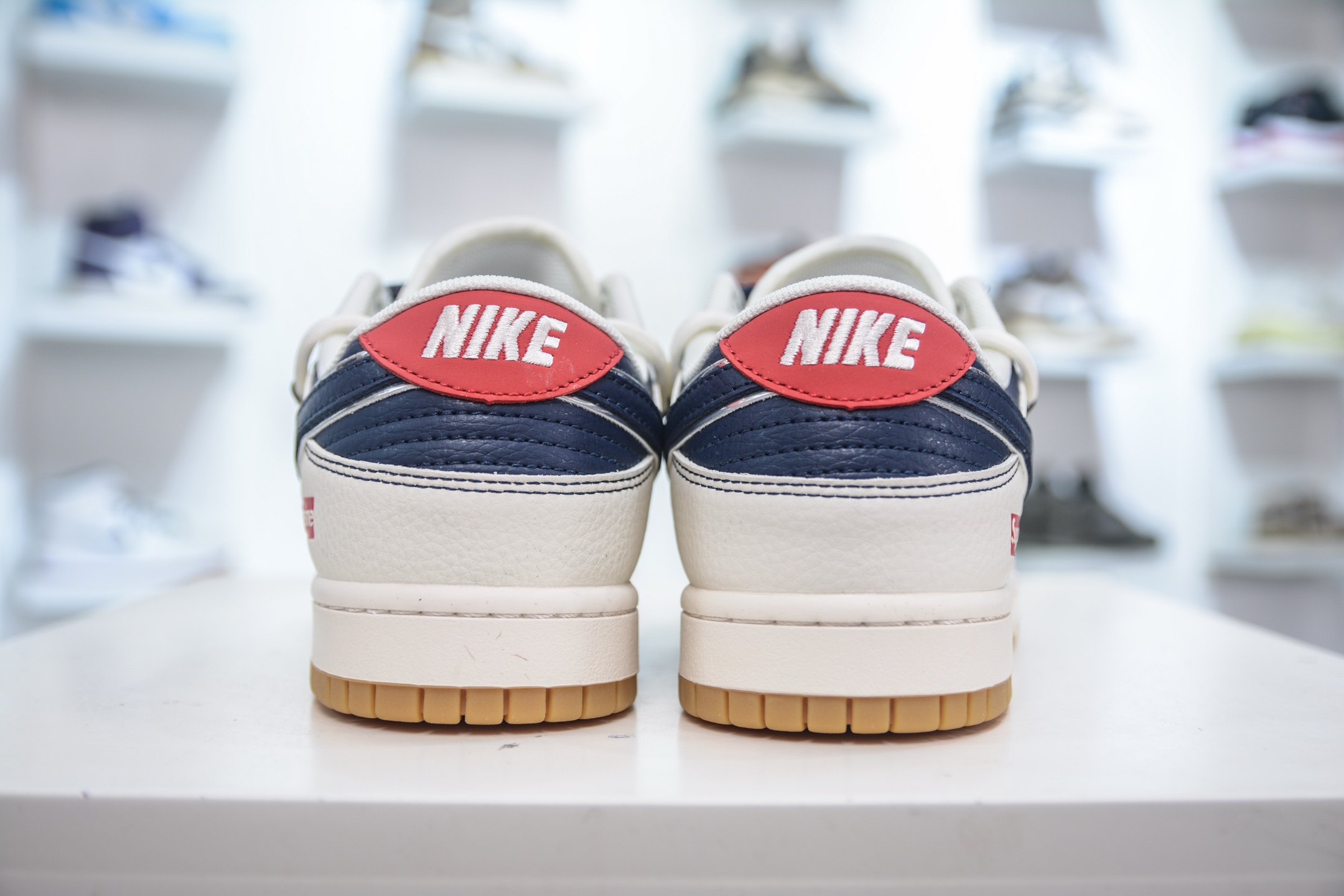Nike SB Dunk Low x Supreme Collab - White/Navy/Red, Size 36-45 3 i1748014687491 9804 0 1