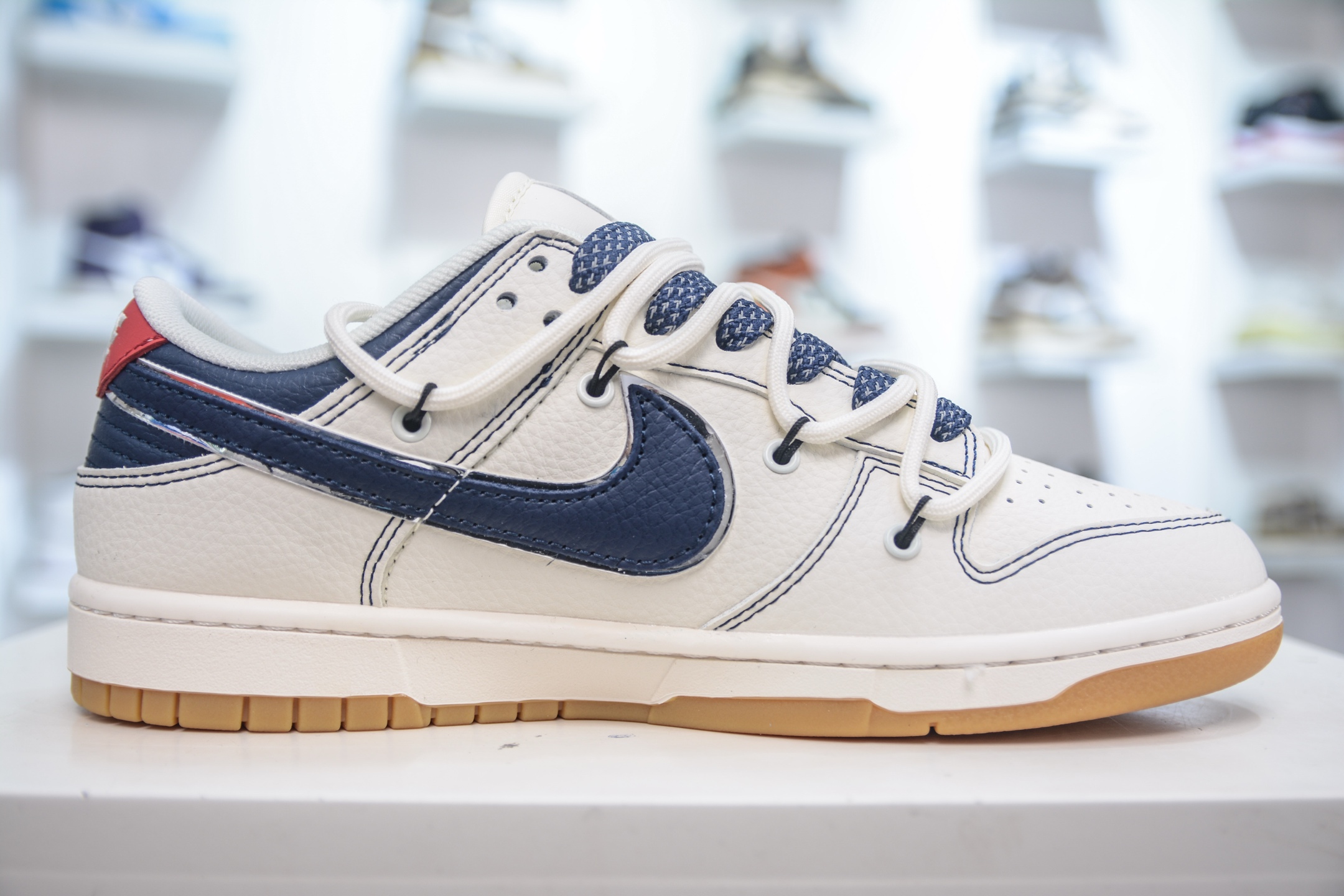 Nike SB Dunk Low x Supreme Collab - White/Navy/Red, Size 36-45 4 i1748014691108 1184 0 2