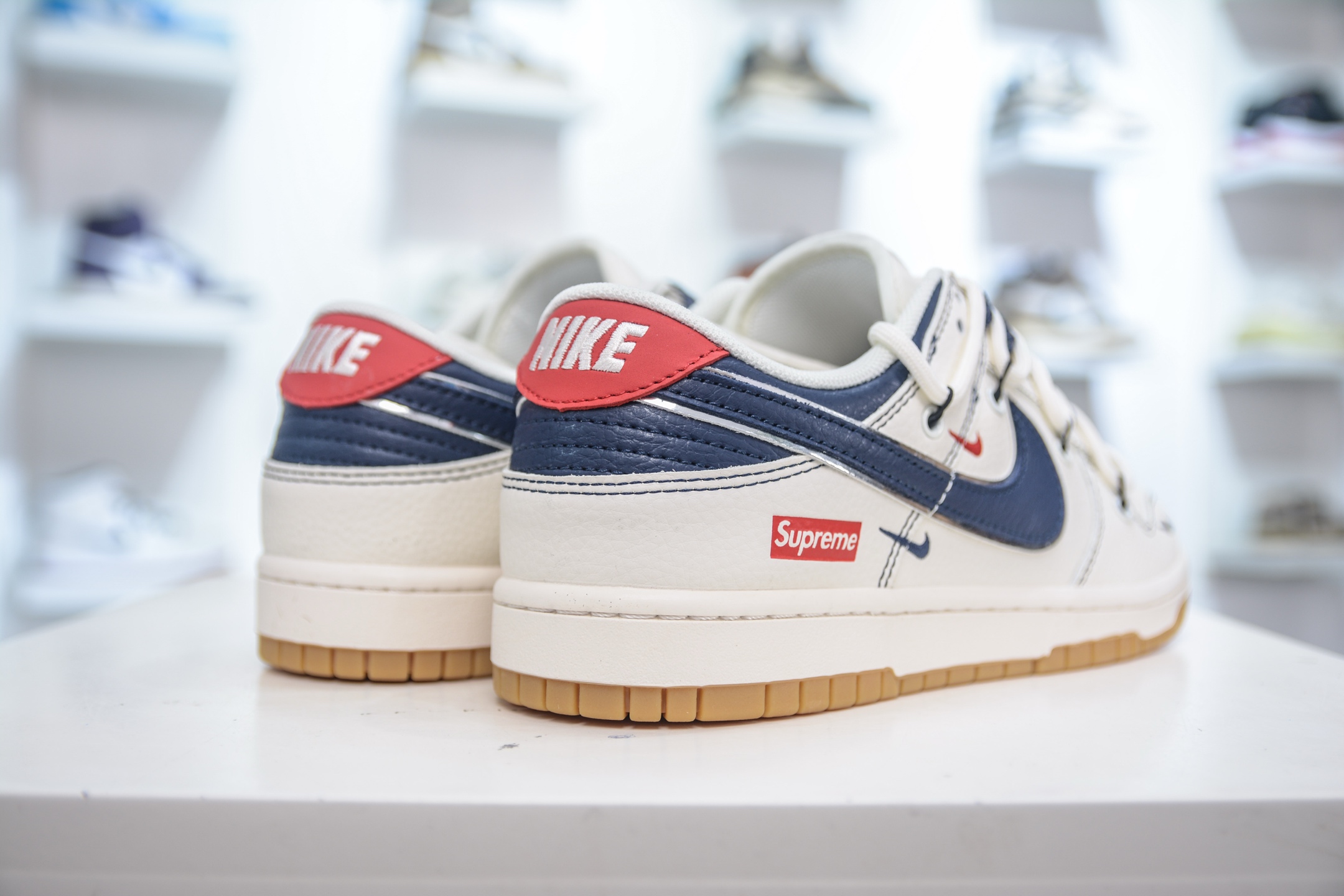 Nike SB Dunk Low x Supreme Collab - White/Navy/Red, Size 36-45 7 i1748014691199 7218 0 5