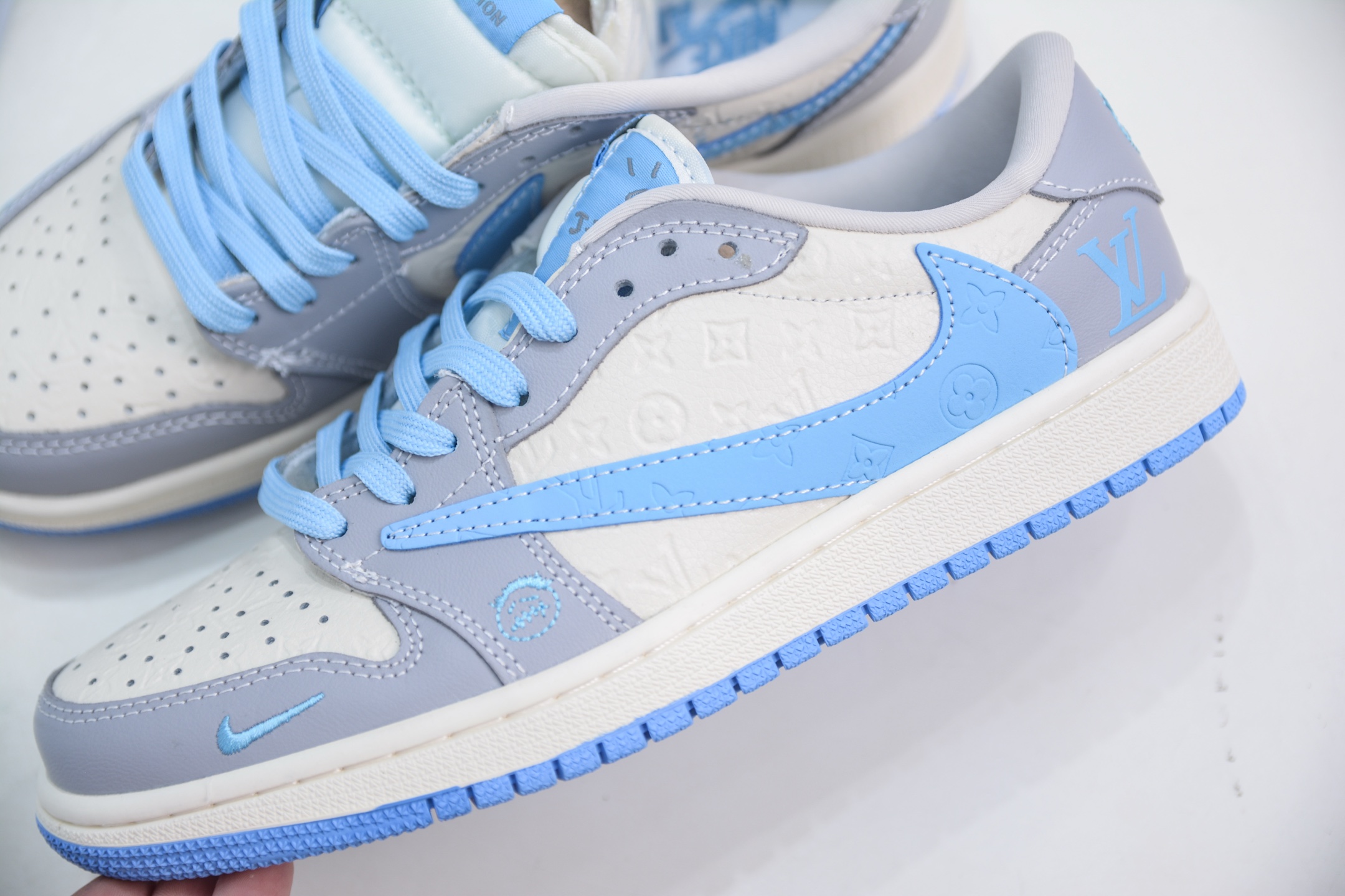 TS x Air Jordan x Louis Vuitton Air Jordan 1 Low -White Grey Blue 8 i1748014791245 8708 0 6