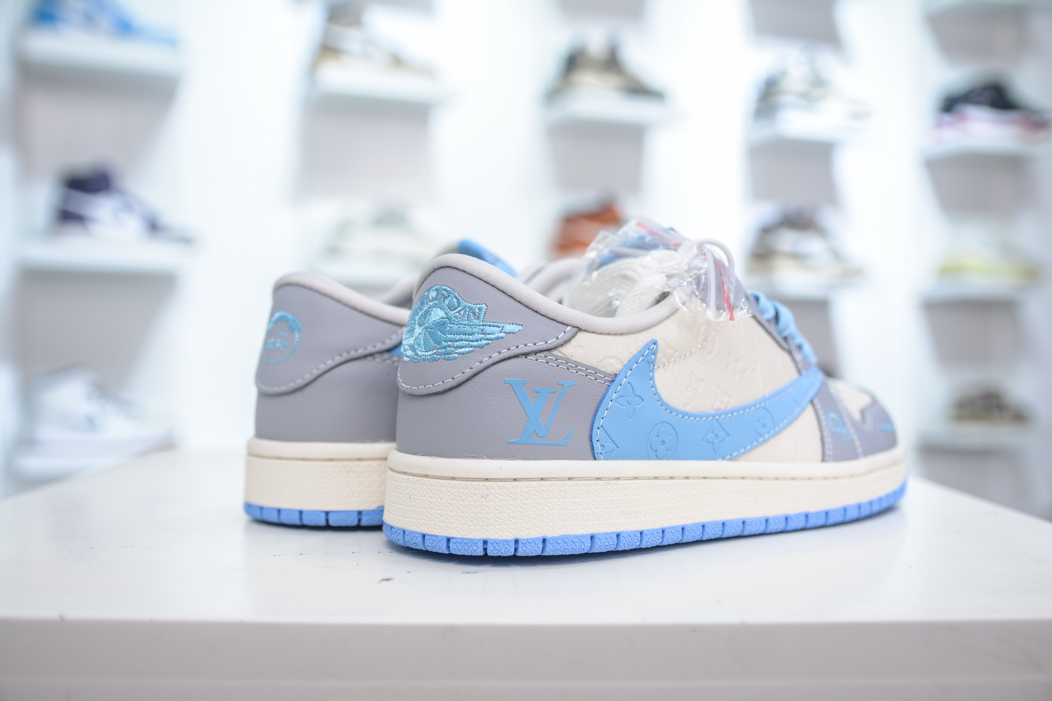 TS x Air Jordan x Louis Vuitton Air Jordan 1 Low -White Grey Blue 7 i1748014791276 7483 0 5