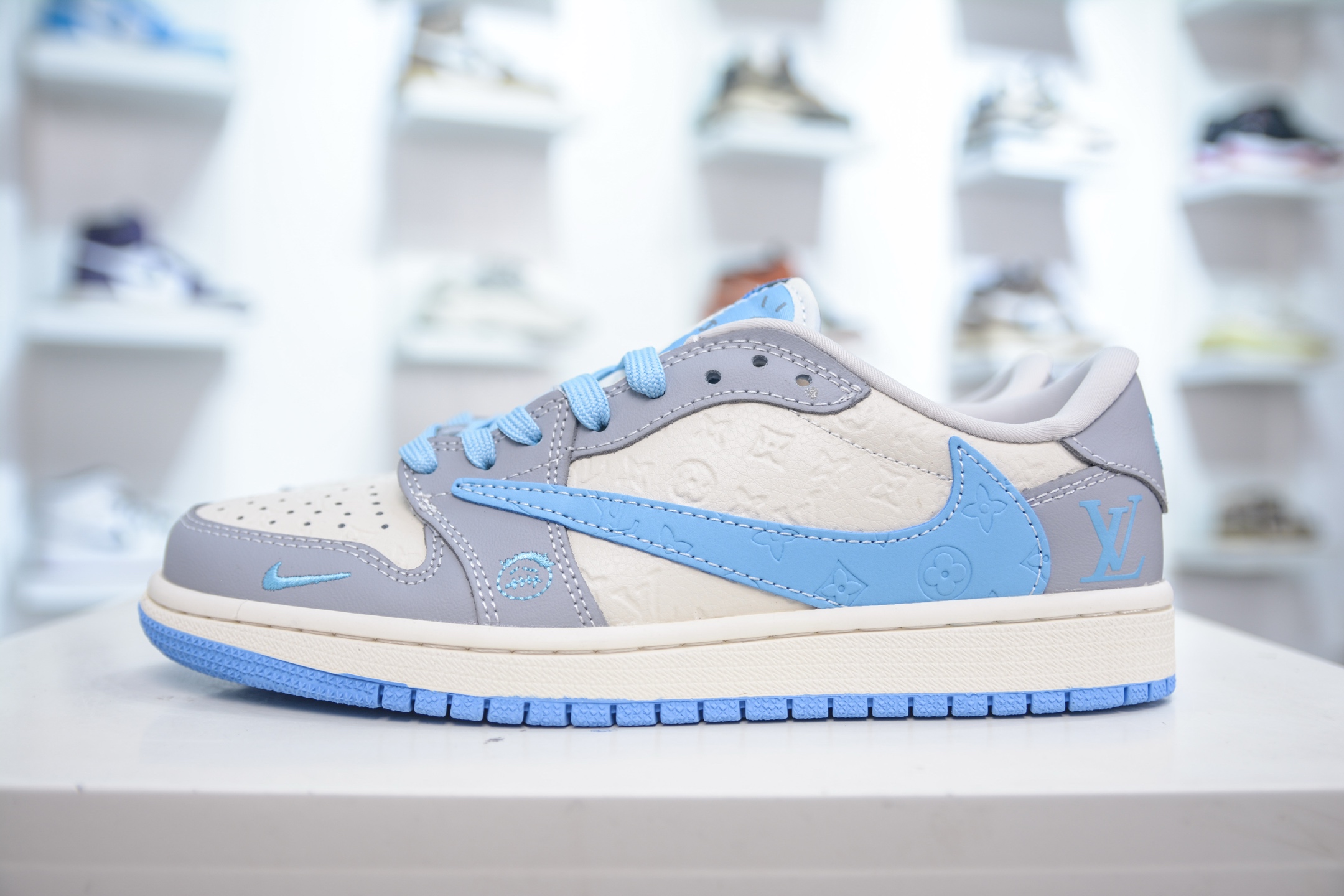 TS x Air Jordan x Louis Vuitton Air Jordan 1 Low -White Grey Blue 2 i1748014792325 3270 0 0