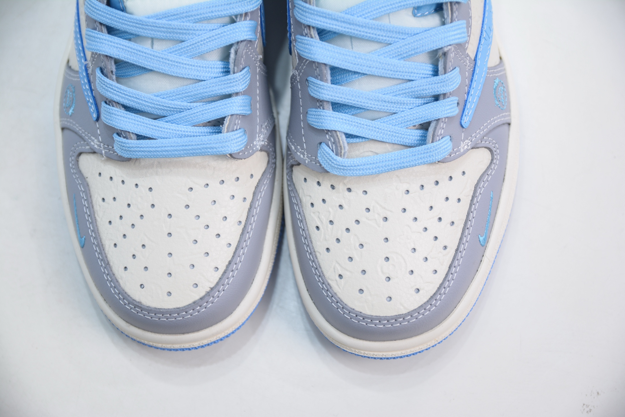 TS x Air Jordan x Louis Vuitton Air Jordan 1 Low -White Grey Blue 10 i1748014792348 9129 0 8