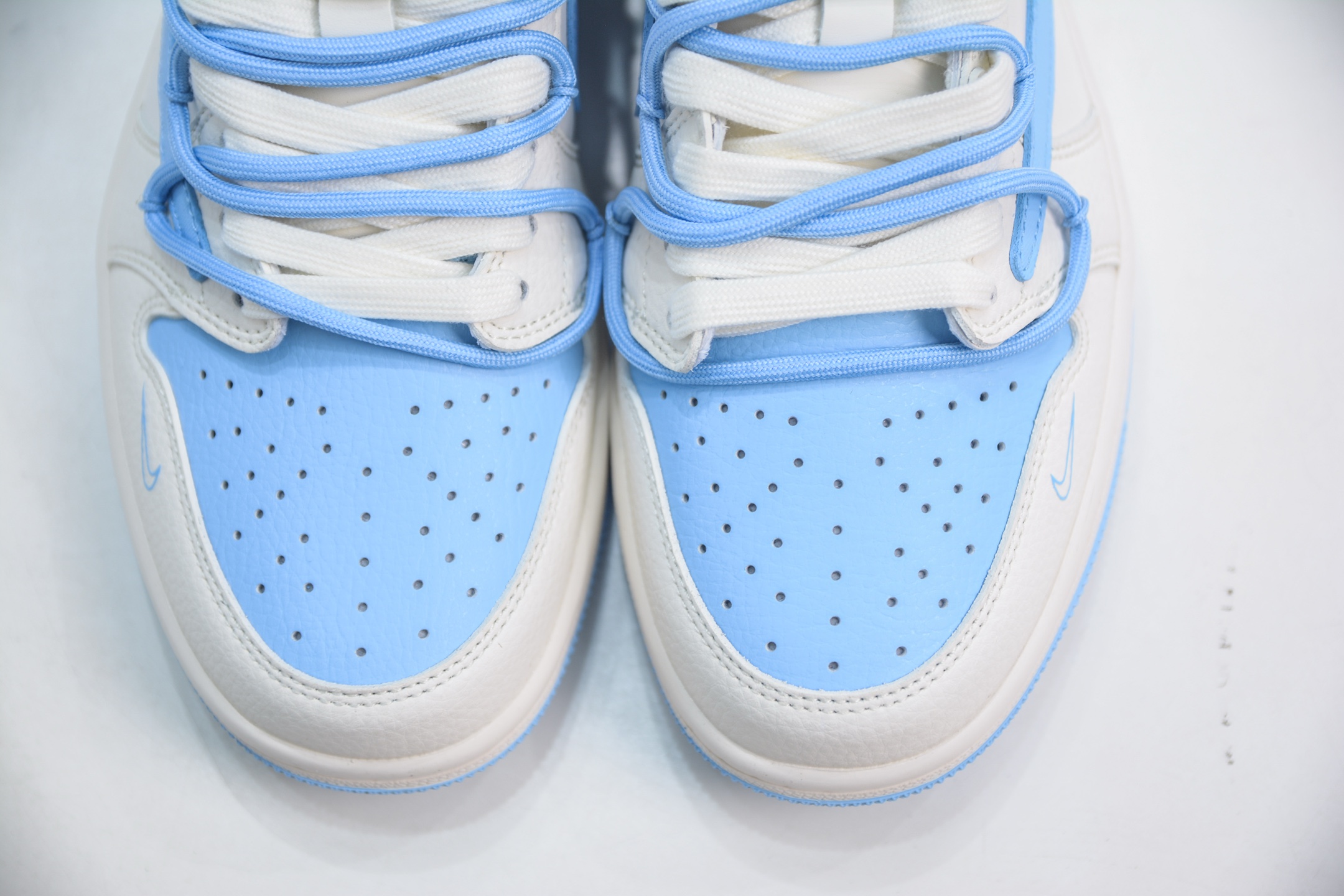 TS x Air Jordan x Louis Vuitton Air Jordan 1 Low 'Blue Band' 9 i1748014860761 6604 0 8