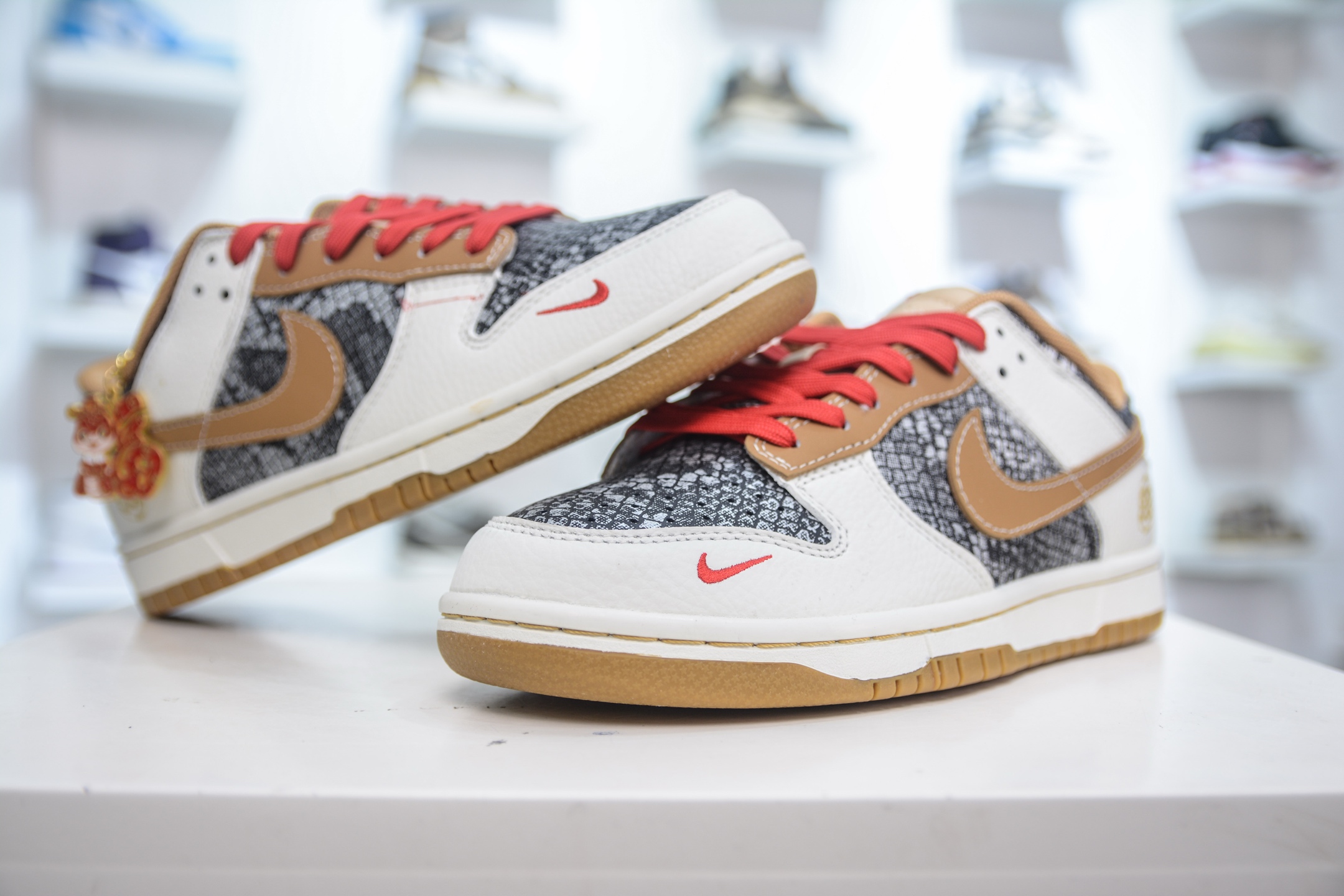 Nike SB Dunk Low Year of the Snake - Premium Leather, Stylish Sneakers 5 i1748015211048 2225 0 3