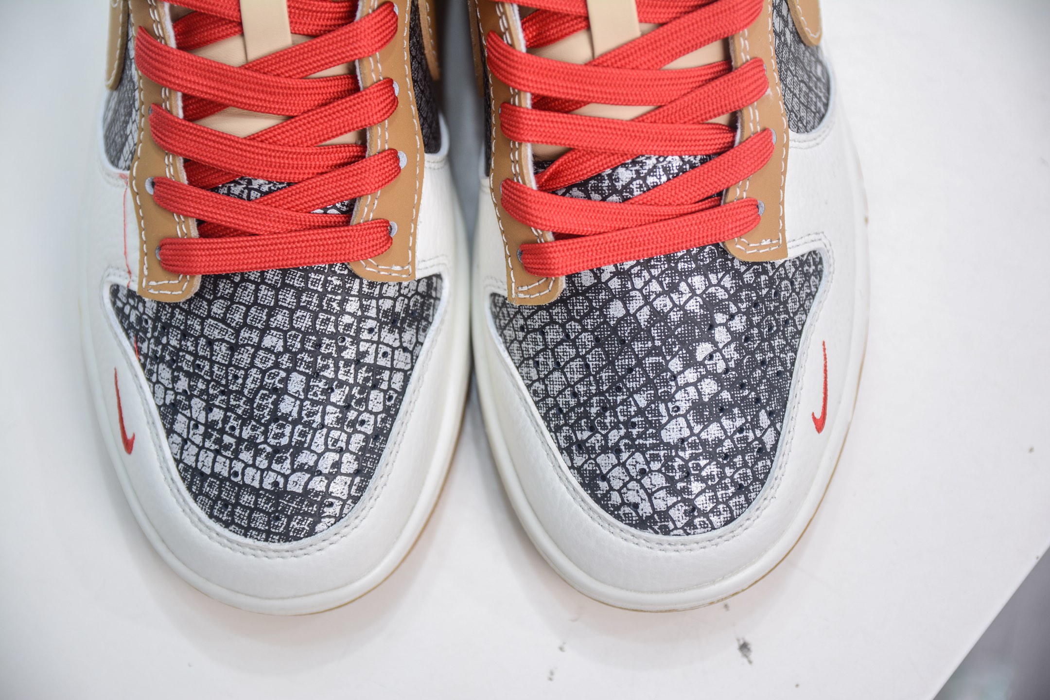 Nike SB Dunk Low Year of the Snake - Premium Leather, Stylish Sneakers 10 i1748015218740 1990 0 8