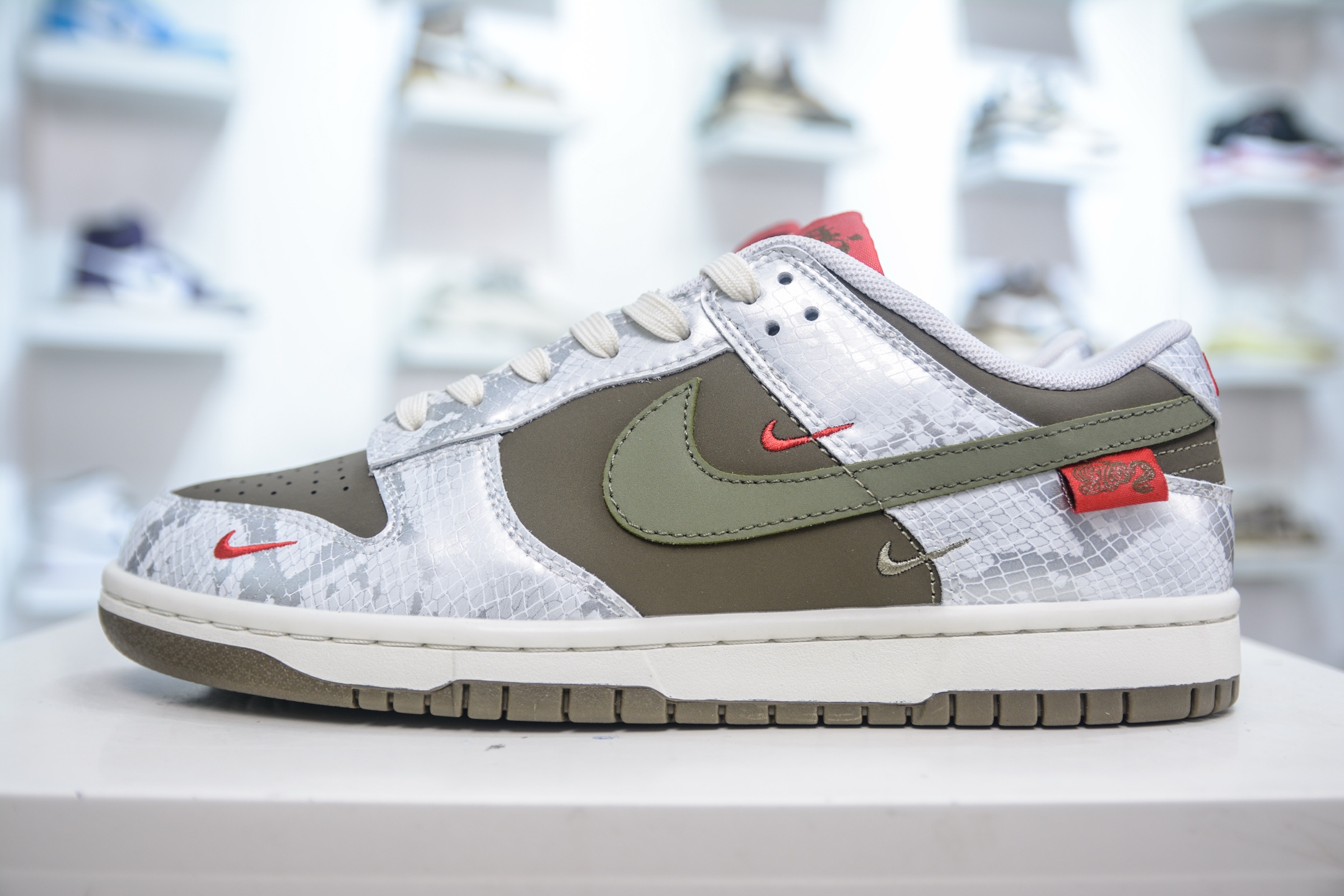 Nike SB Dunk Low 'Year Of The Snake' Silver Green Limited Edition Shoes 2 i1748015315289 4505 0 0