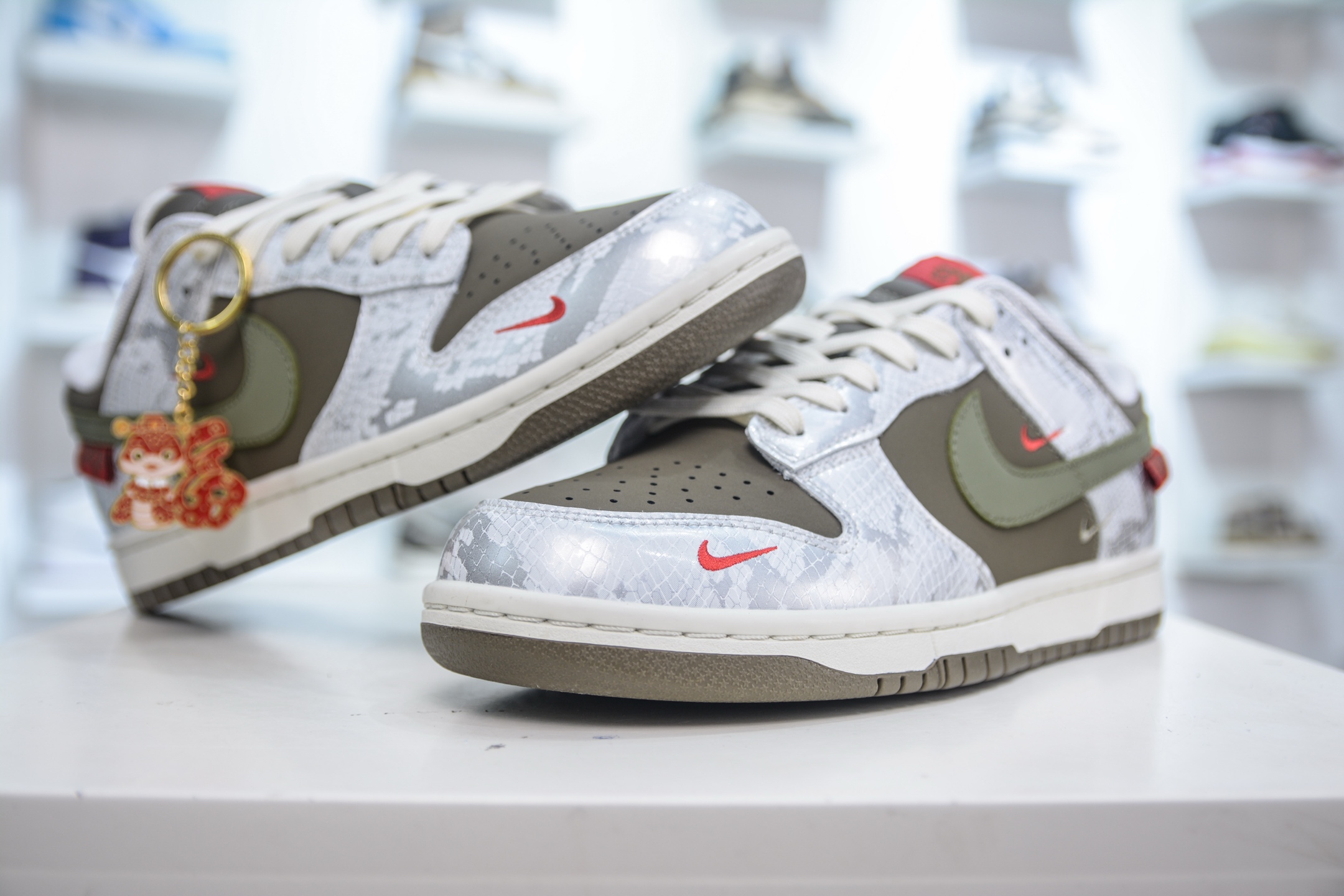 Nike SB Dunk Low 'Year Of The Snake' Silver Green Limited Edition Shoes 5 i1748015316400 2385 0 3