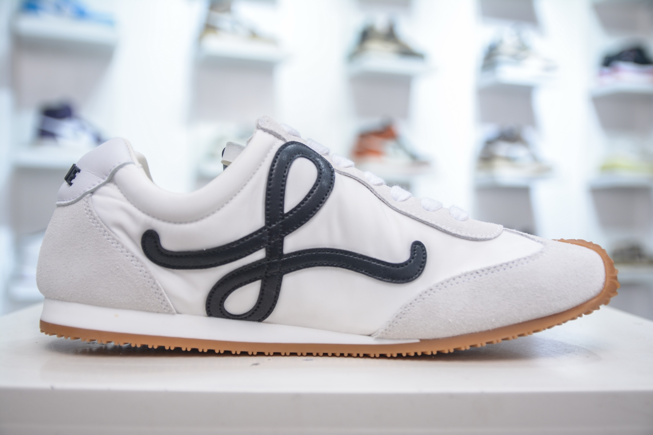 Loewe Ballet Runner 2.0 Sneakers - Round Toe Lace-Up Casual Shoes 3 i1748015994761 7838 0 2
