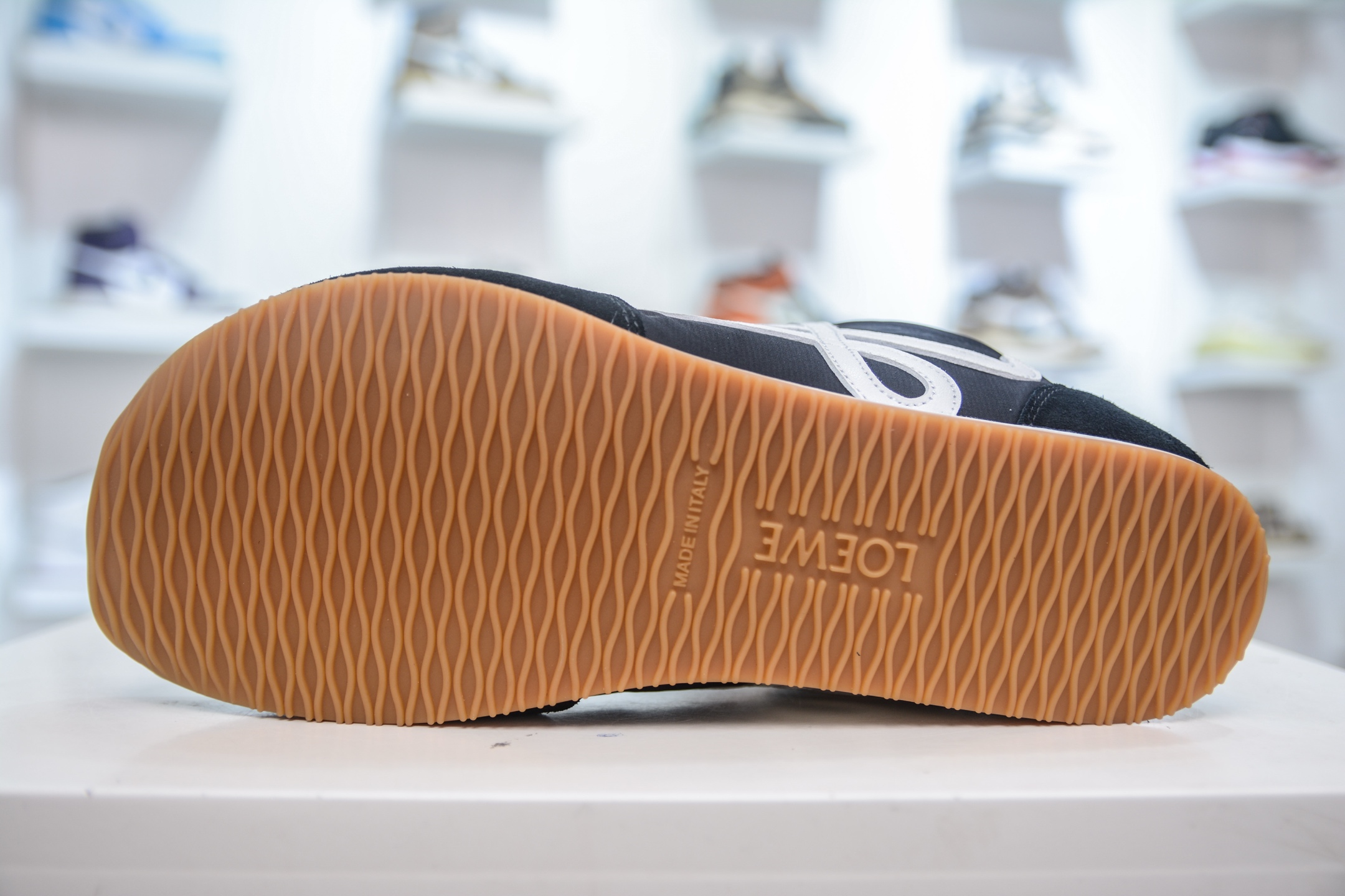 Loewe Ballet Runner 2.0: Comfortable Leather Sneakers with Signature Logo 6 i1748016260248 6015 0 4