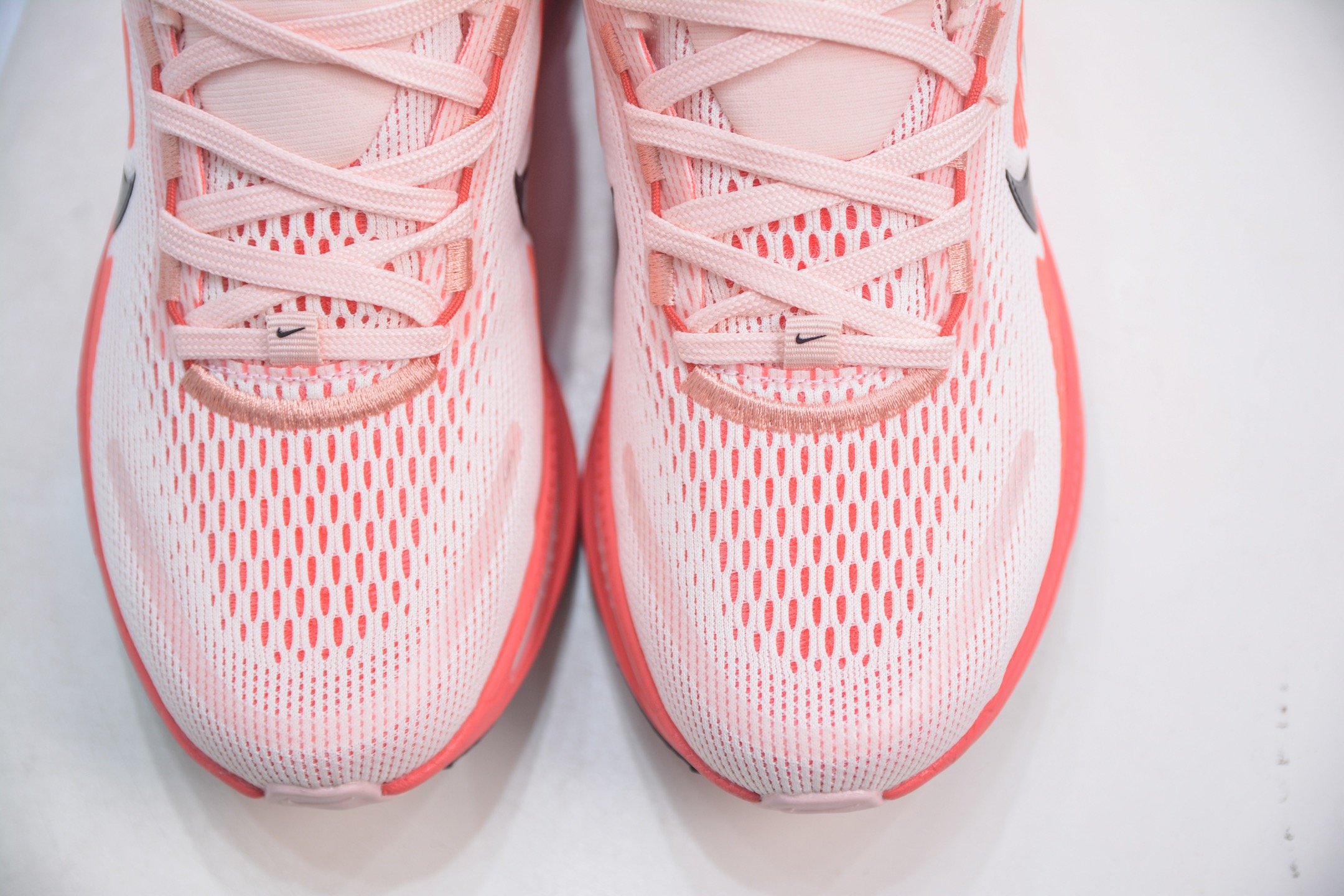 Nike Zoom Vomero 18 Women's Running Shoes | Lightweight & Breathable 10 i1748016442603 6282 0 8