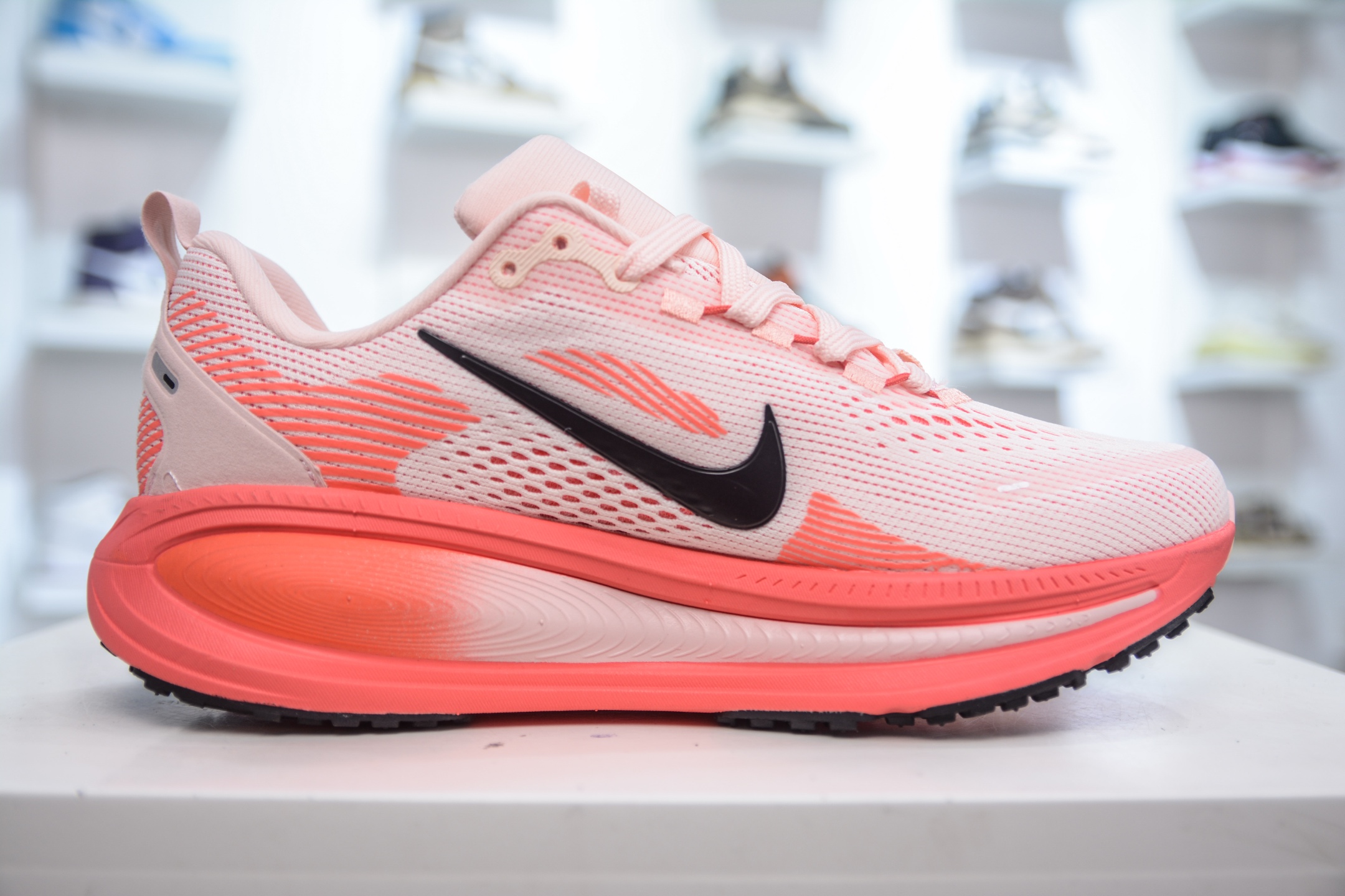 Nike Zoom Vomero 18 Women's Running Shoes | Lightweight & Breathable 4 i1748016442619 3238 0 2