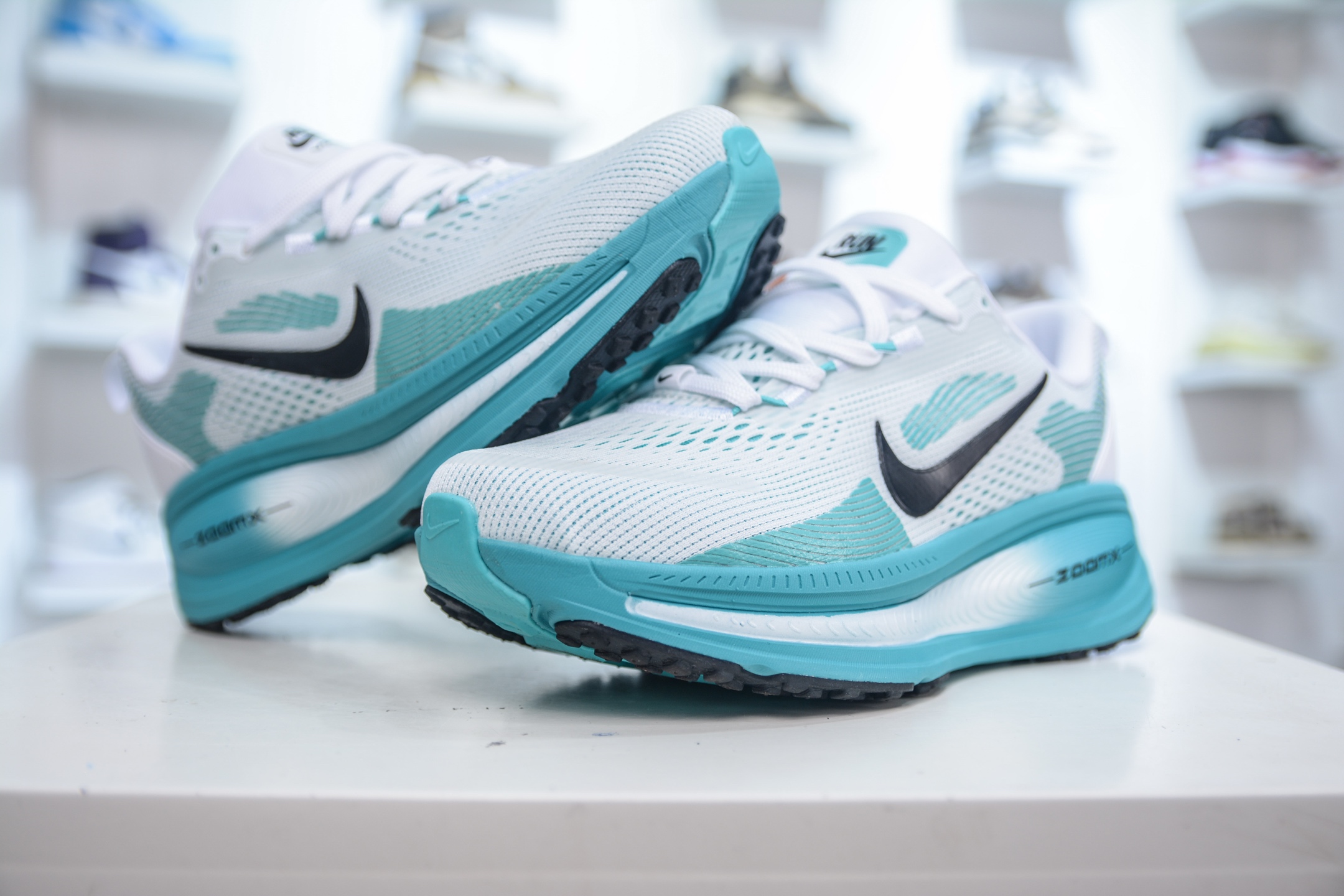 Nike Zoom Vomero 18 Running Shoes - Lightweight, Breathable, and Comfortable 5 i1748016568567 8844 0 3