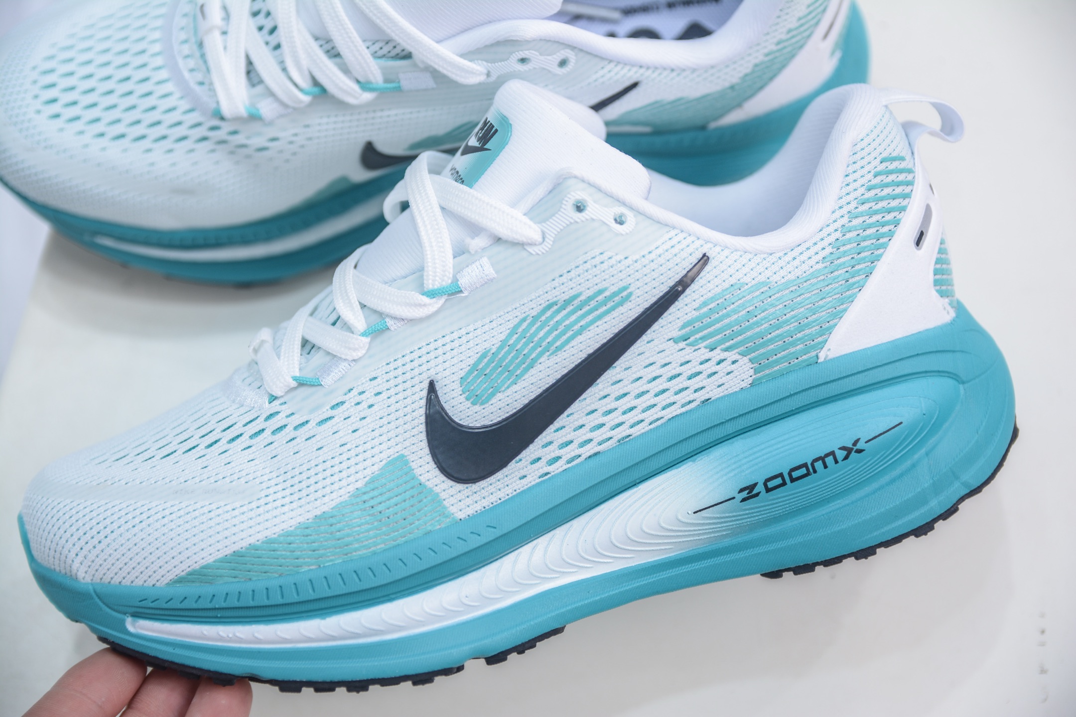Nike Zoom Vomero 18 Running Shoes - Lightweight, Breathable, and Comfortable 8 i1748016568665 3844 0 6