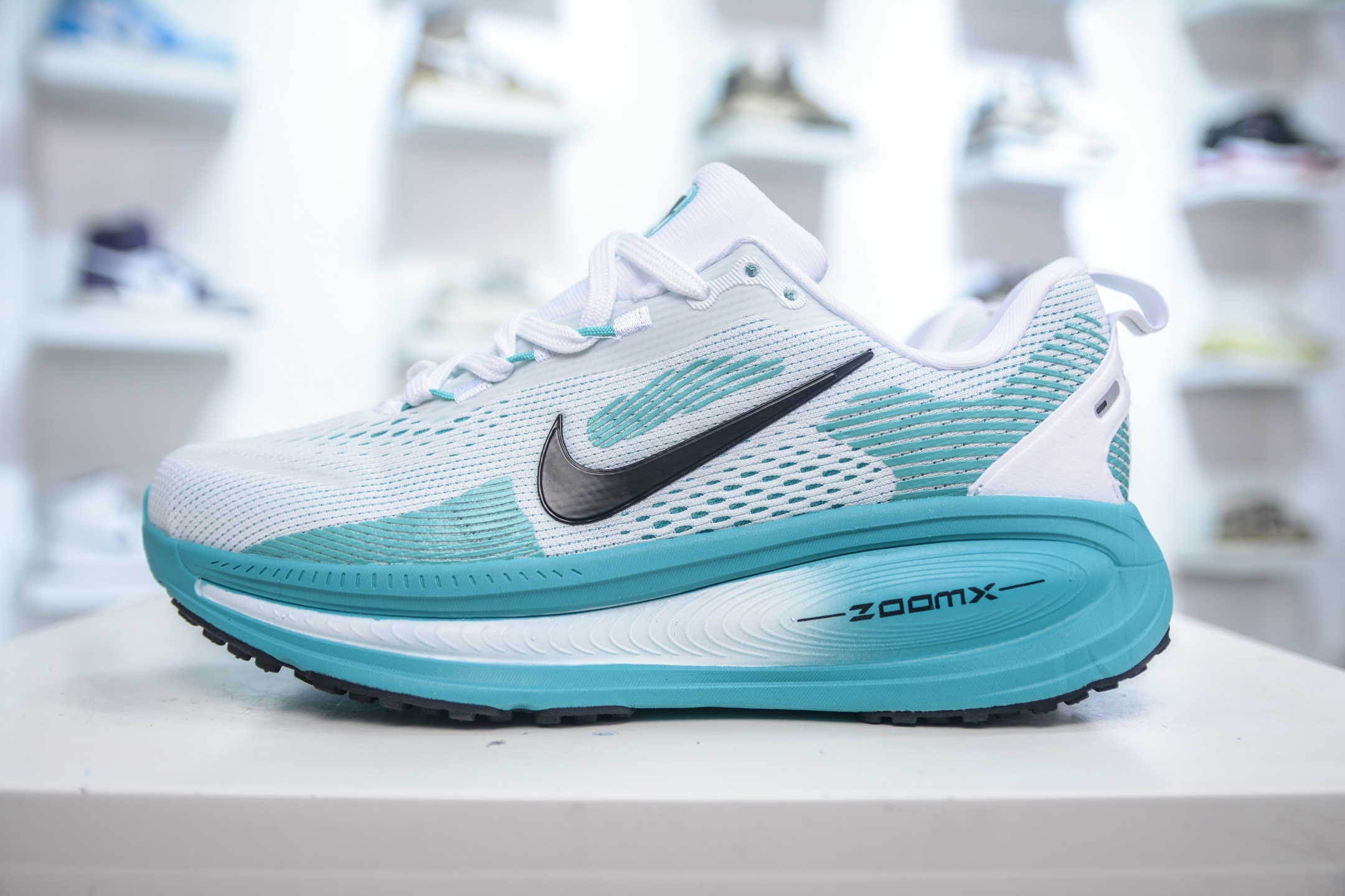 Nike Zoom Vomero 18 Running Shoes - Lightweight, Breathable, and Comfortable 2 i1748016572261 9930 0 0