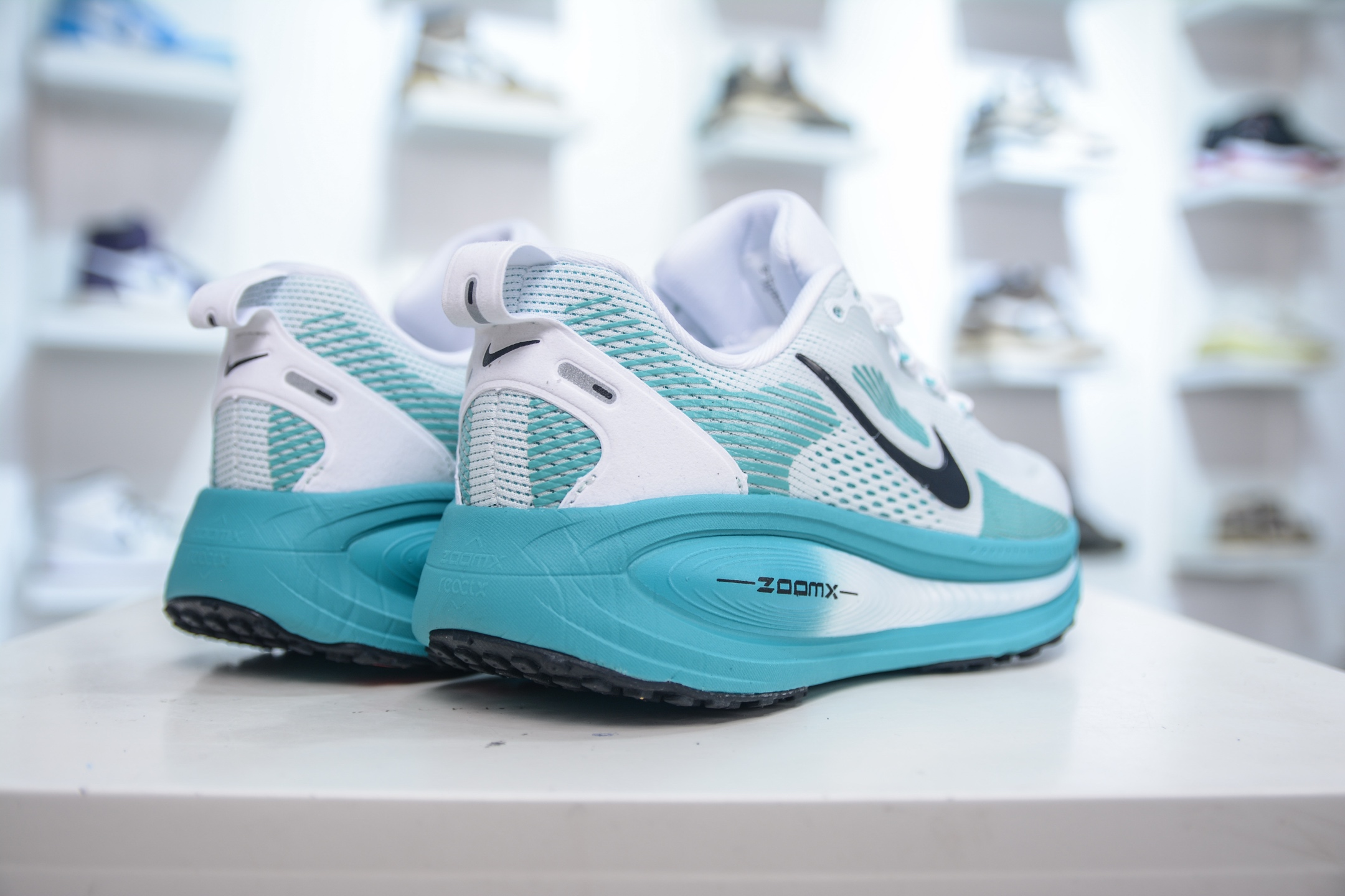Nike Zoom Vomero 18 Running Shoes - Lightweight, Breathable, and Comfortable 7 i1748016572321 9181 0 5