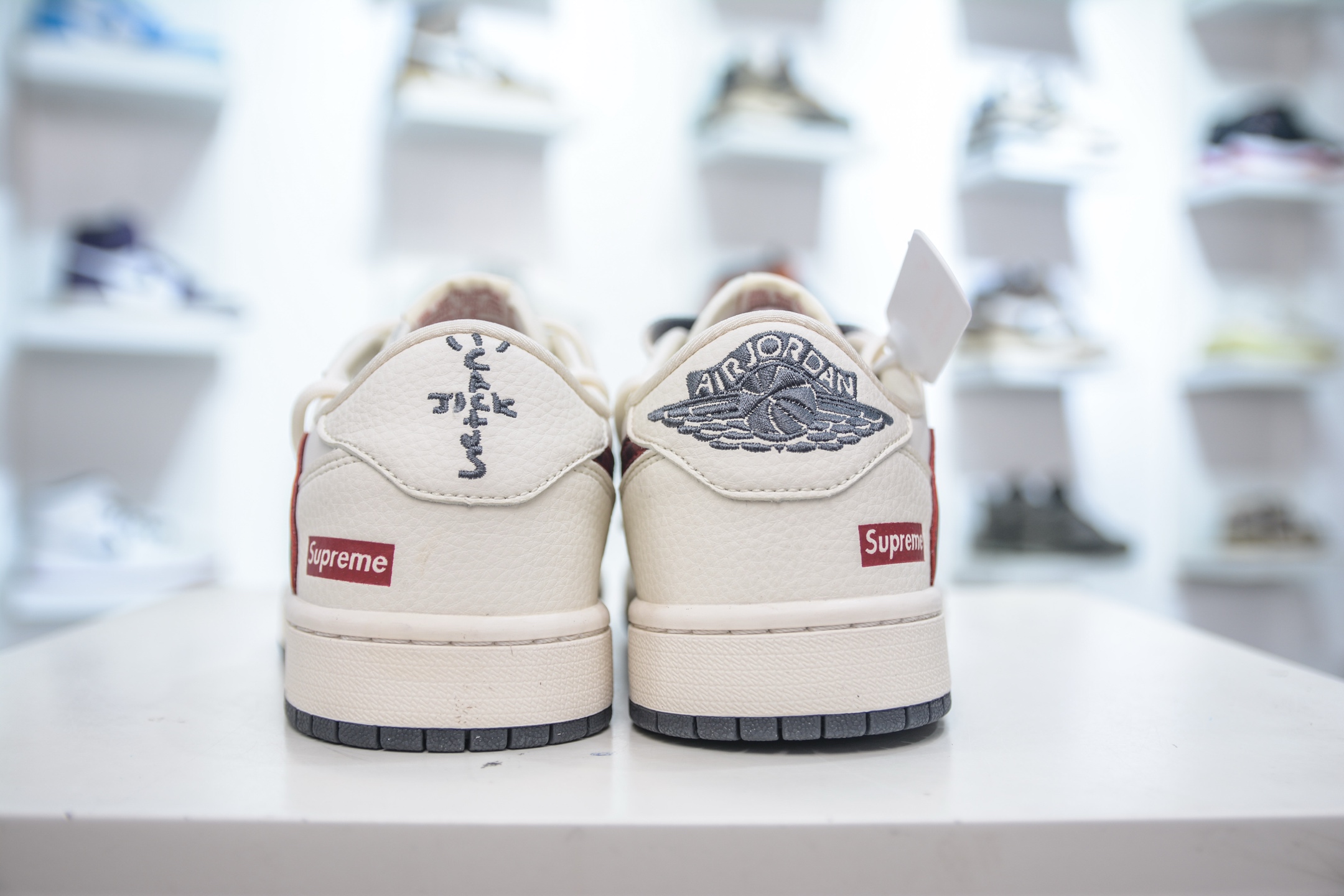 TS x Air Jordan x Supreme AJ1 Low 倒钩低帮联名SUP-白红黑勾绑带 DM6868-109
