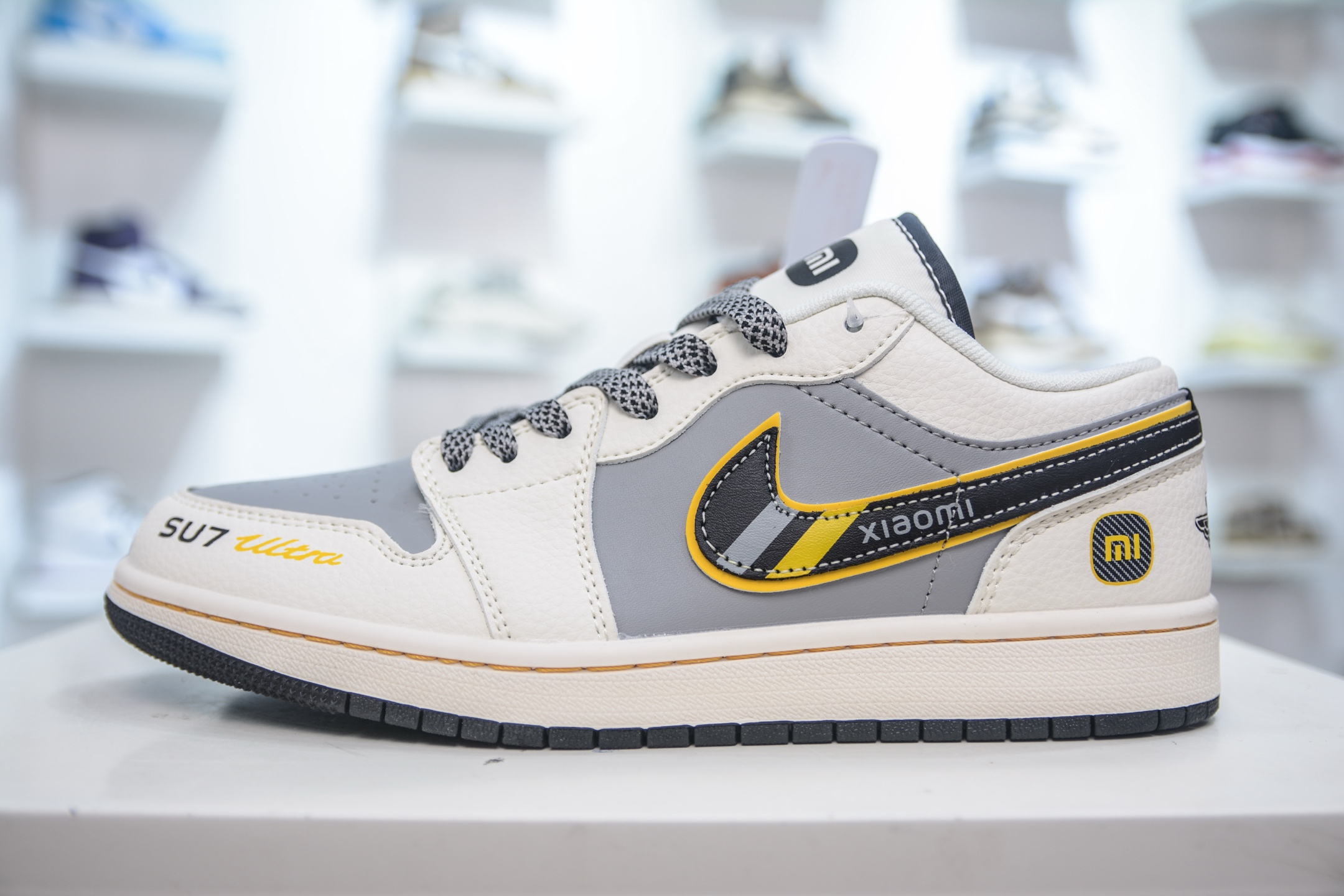 Air Jordan AJ1 Low X xiaomi SU7Ulltru 低帮联名小米-米灰黑黄 XX3168-198