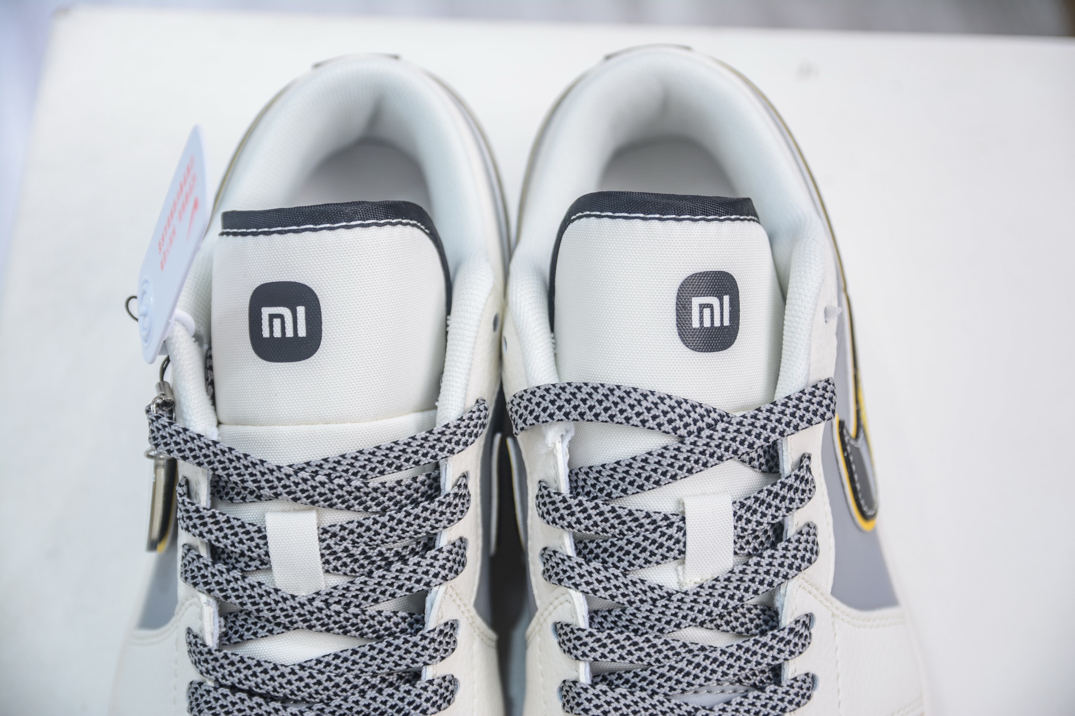Air Jordan AJ1 Low X xiaomi SU7Ulltru 低帮联名小米-米灰黑黄 XX3168-198