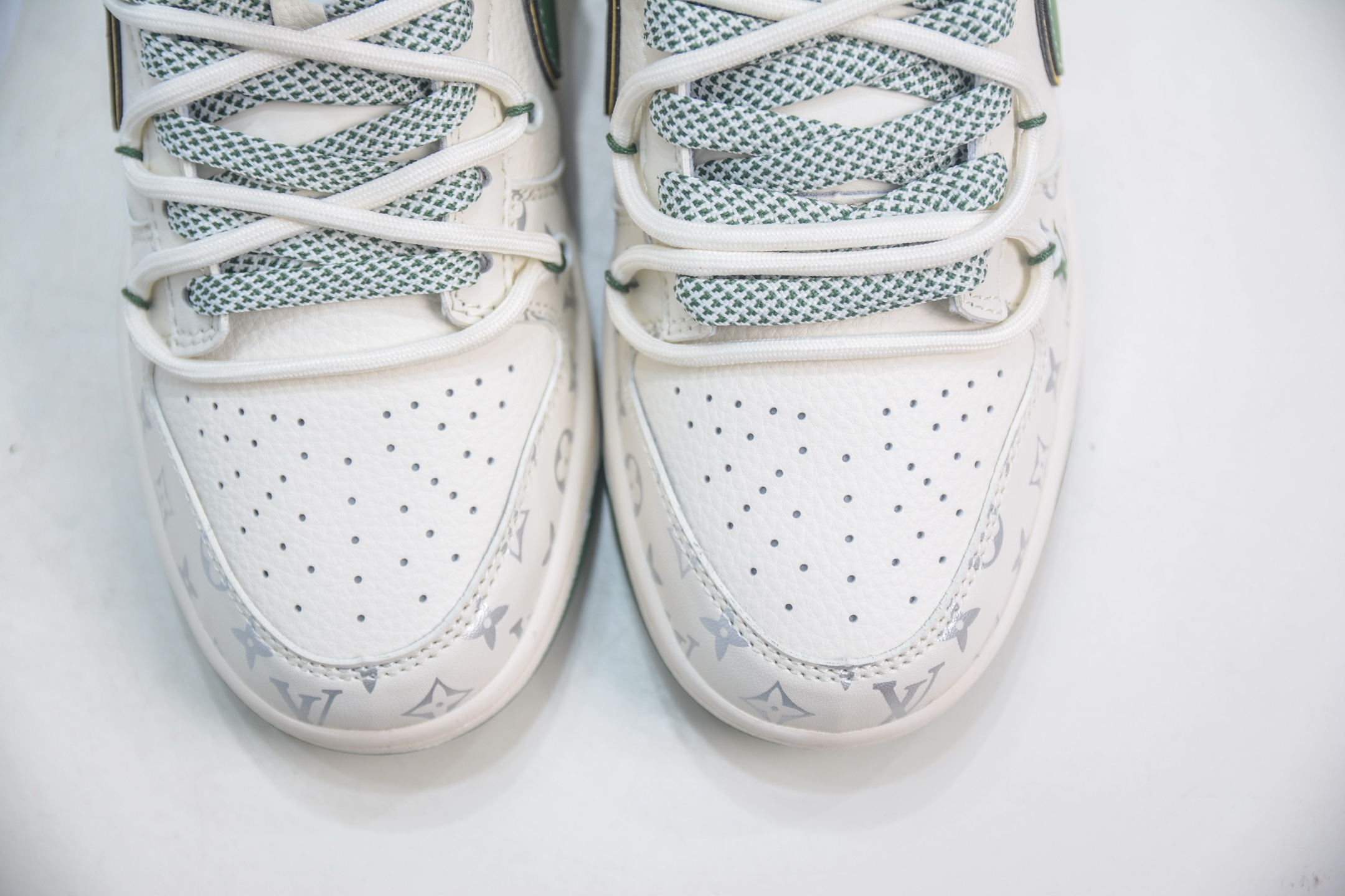 Nike SB Dunk Low x Louis Vuitton LV联名-白绿 DM6868-103