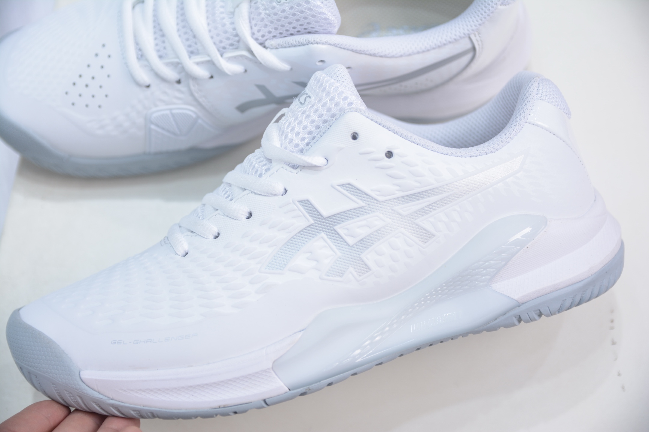 200 Asics Gel-CHALLENGER 14 亚瑟士轻量化网球鞋 1042A231-100
